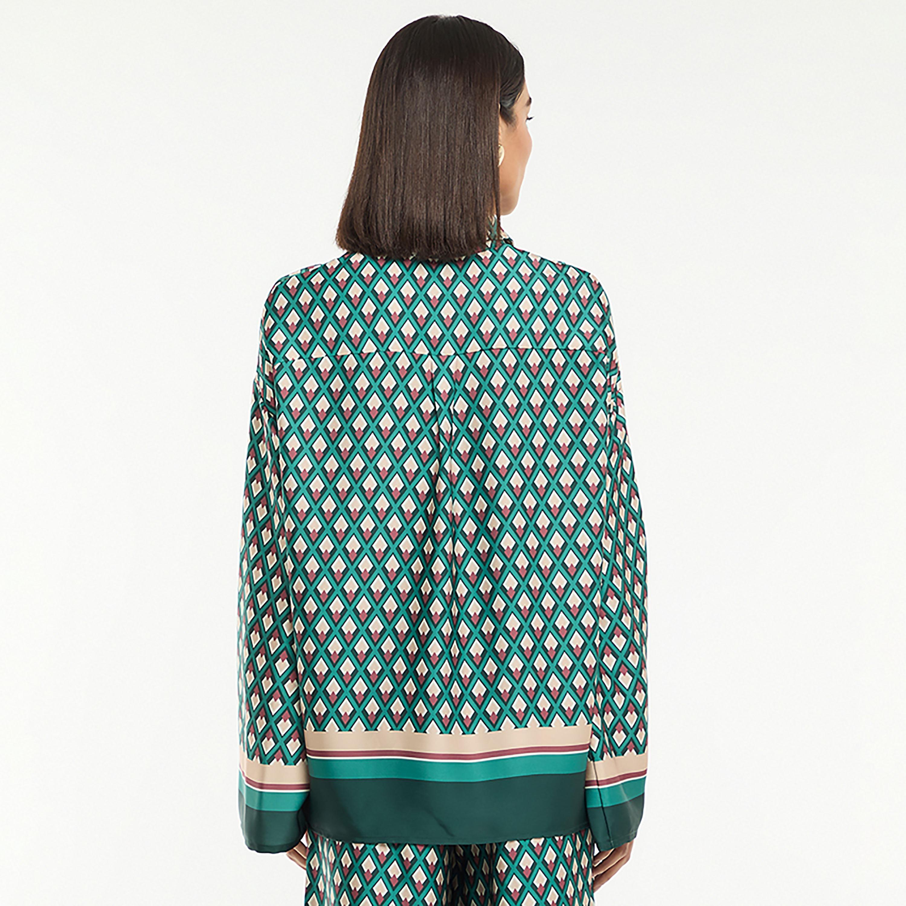 قميص نسائي "أوفرسايز" بطبعة كاملة بلون أخضر من بي سي بي جي-women-clothing-shirtsandblouses-shirts-image-3