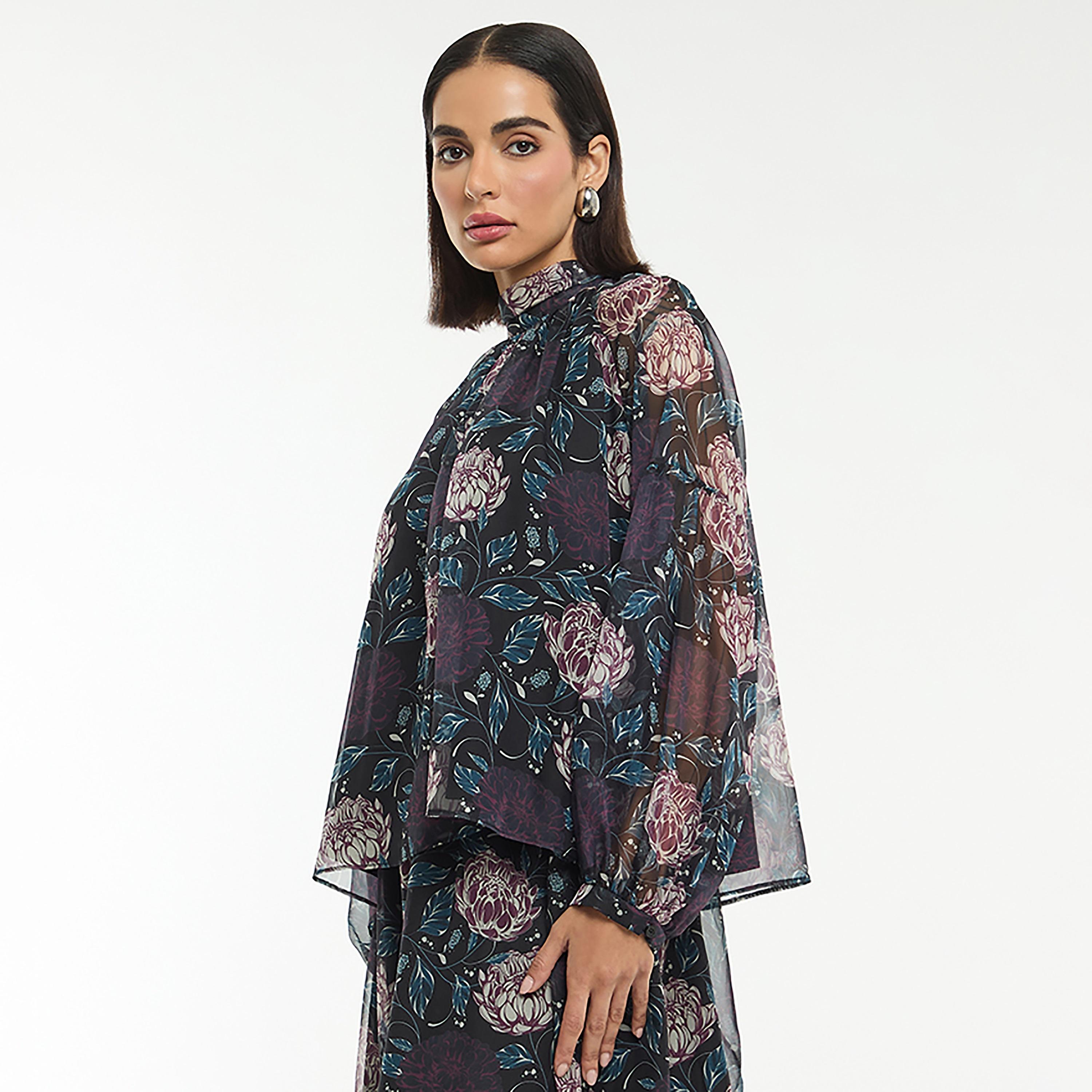 بلوزة نسائية بياقة تربط من الخلف ونقشة زهور بلون أسود من بي سي بي جي-women-clothing-shirtsandblouses-blouses-image-5