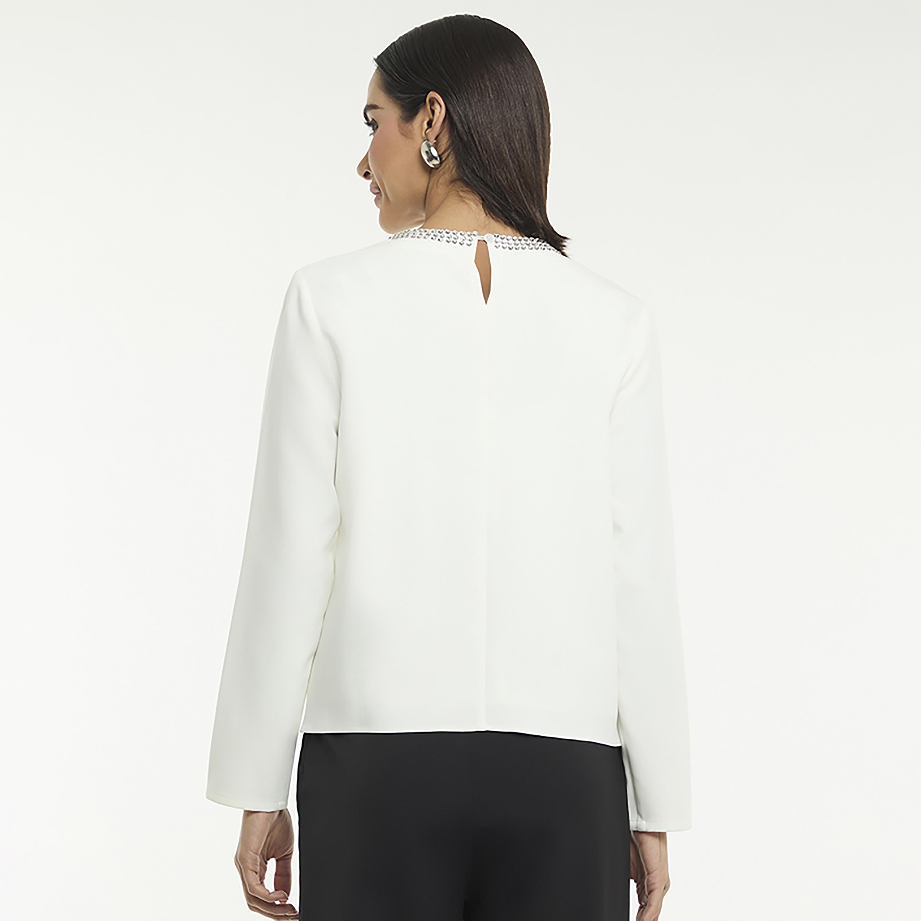 بلوزة كريب نسائية بفتحة رقبة مزينة بلون أبيض من بي سي بي جي-women-clothing-shirtsandblouses-blouses-image-3