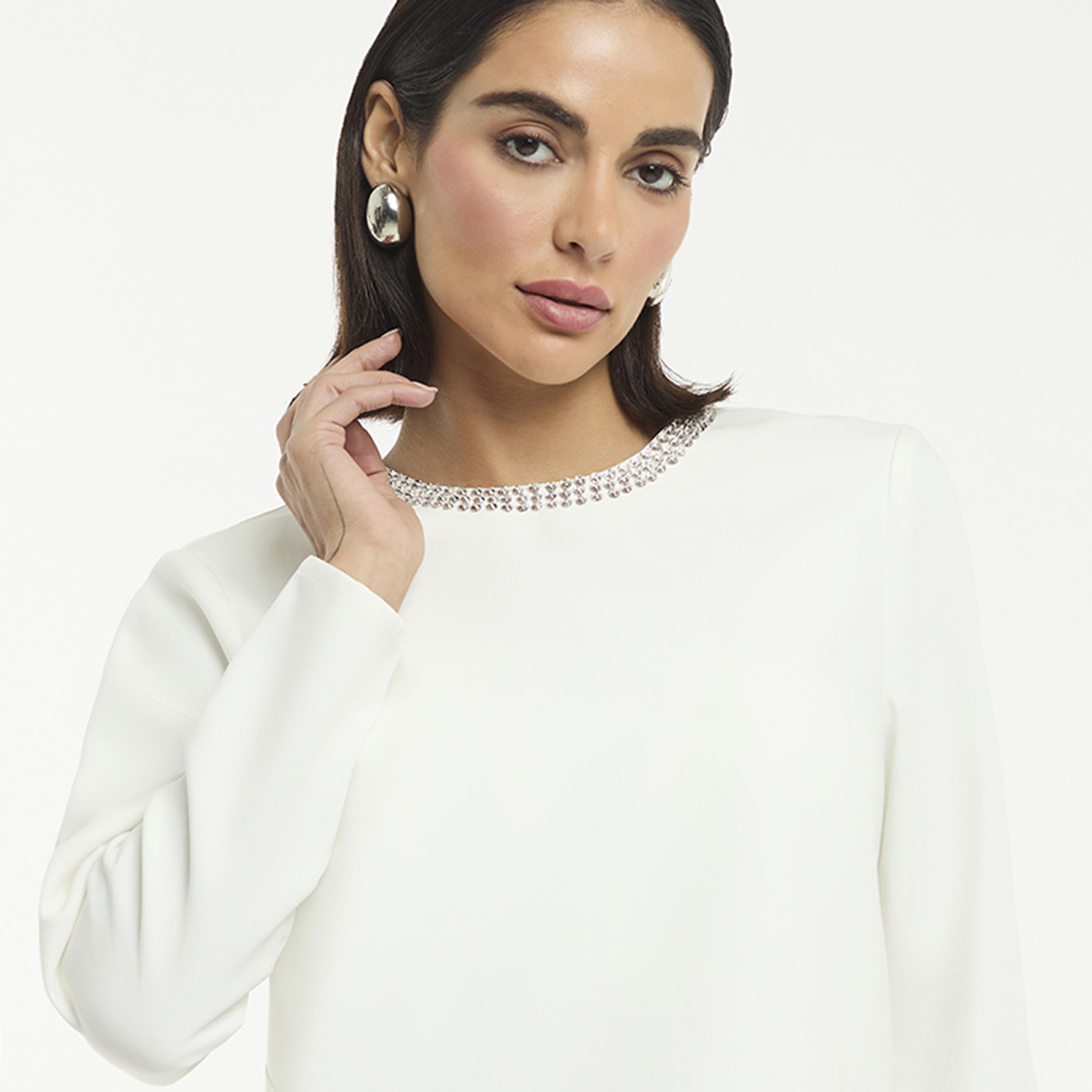 بلوزة كريب نسائية بفتحة رقبة مزينة بلون أبيض من بي سي بي جي-women-clothing-shirtsandblouses-blouses-image-4