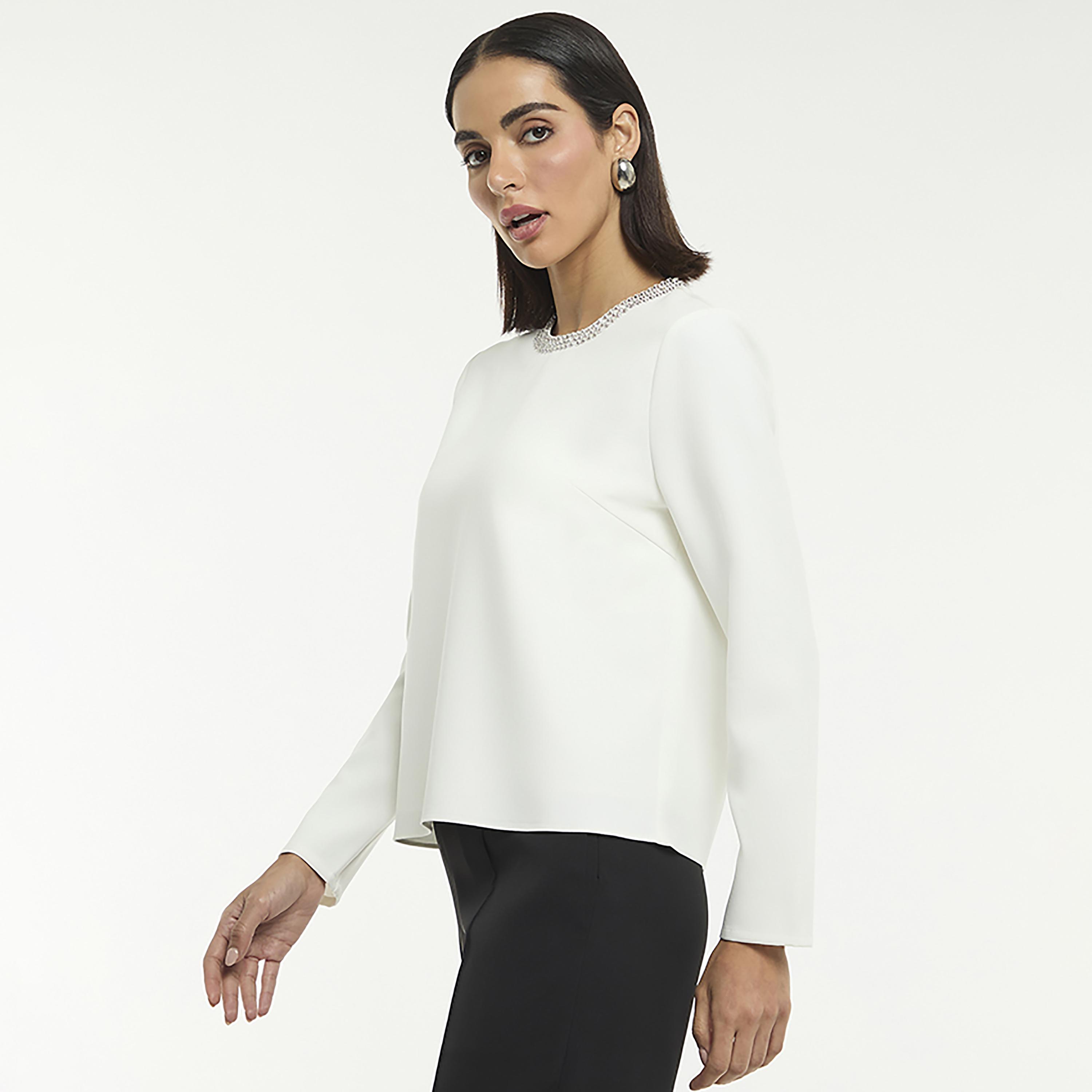 بلوزة كريب نسائية بفتحة رقبة مزينة بلون أبيض من بي سي بي جي-women-clothing-shirtsandblouses-blouses-image-5