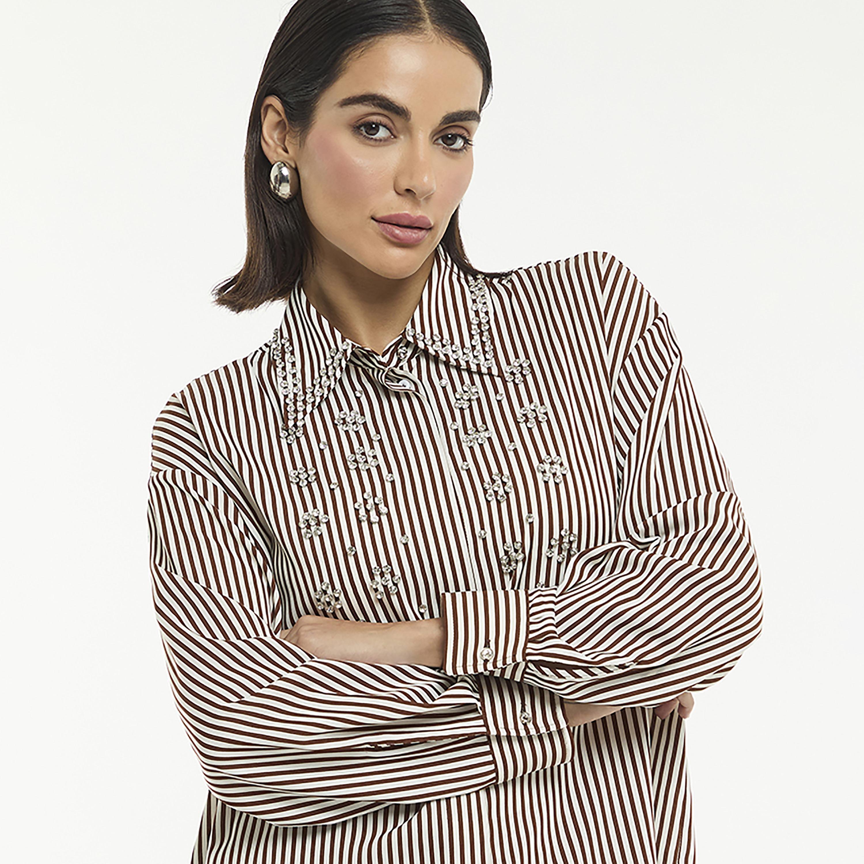 قميص نسائي "أوفرسايز" مخطط ومزين بالتطريز من بي سي بي جي-women-clothing-shirtsandblouses-shirts-image-4