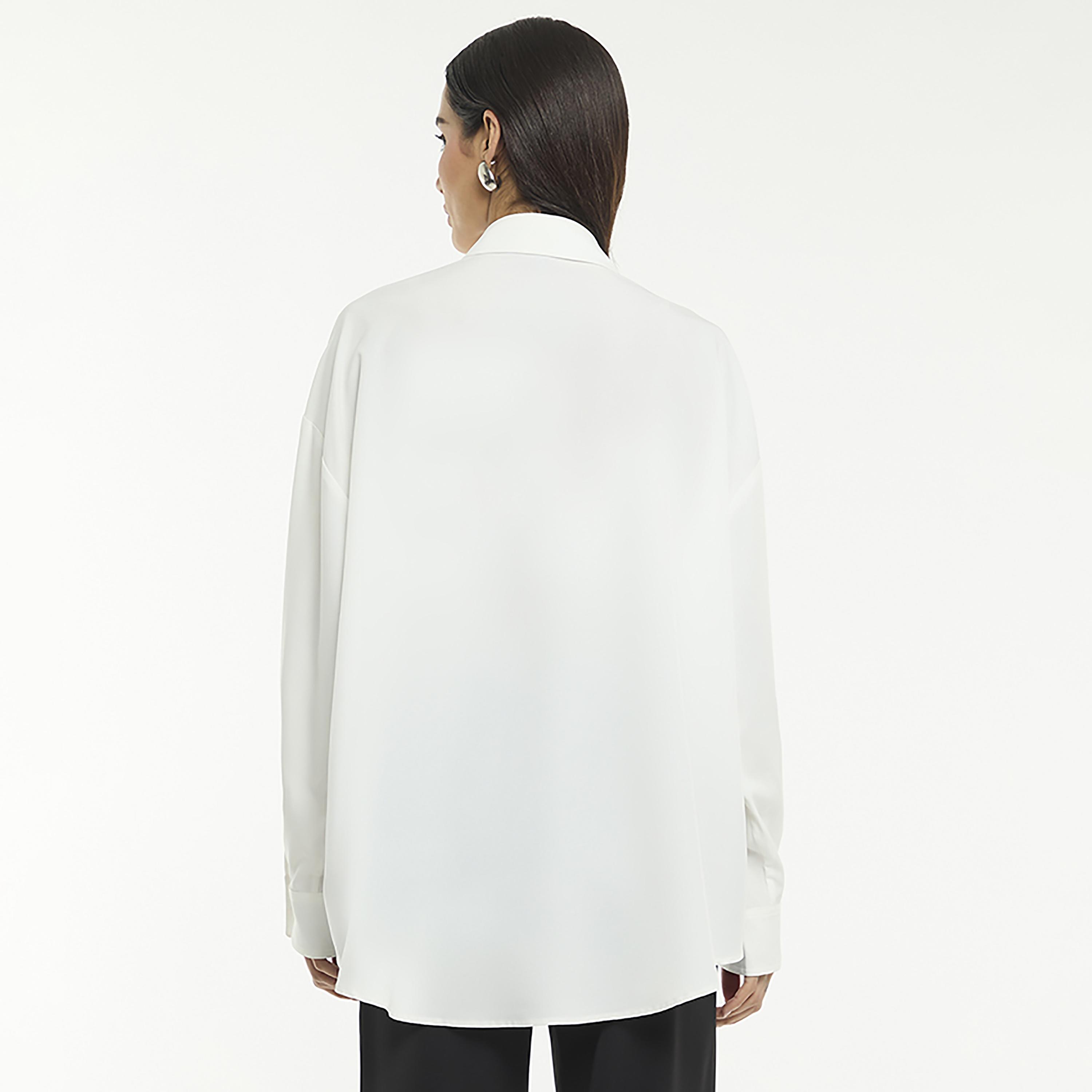 قميص نسائي "أوفرسايز" مزين بالتطريز بلون أبيض من بي سي بي جي-women-clothing-shirtsandblouses-shirts-image-3