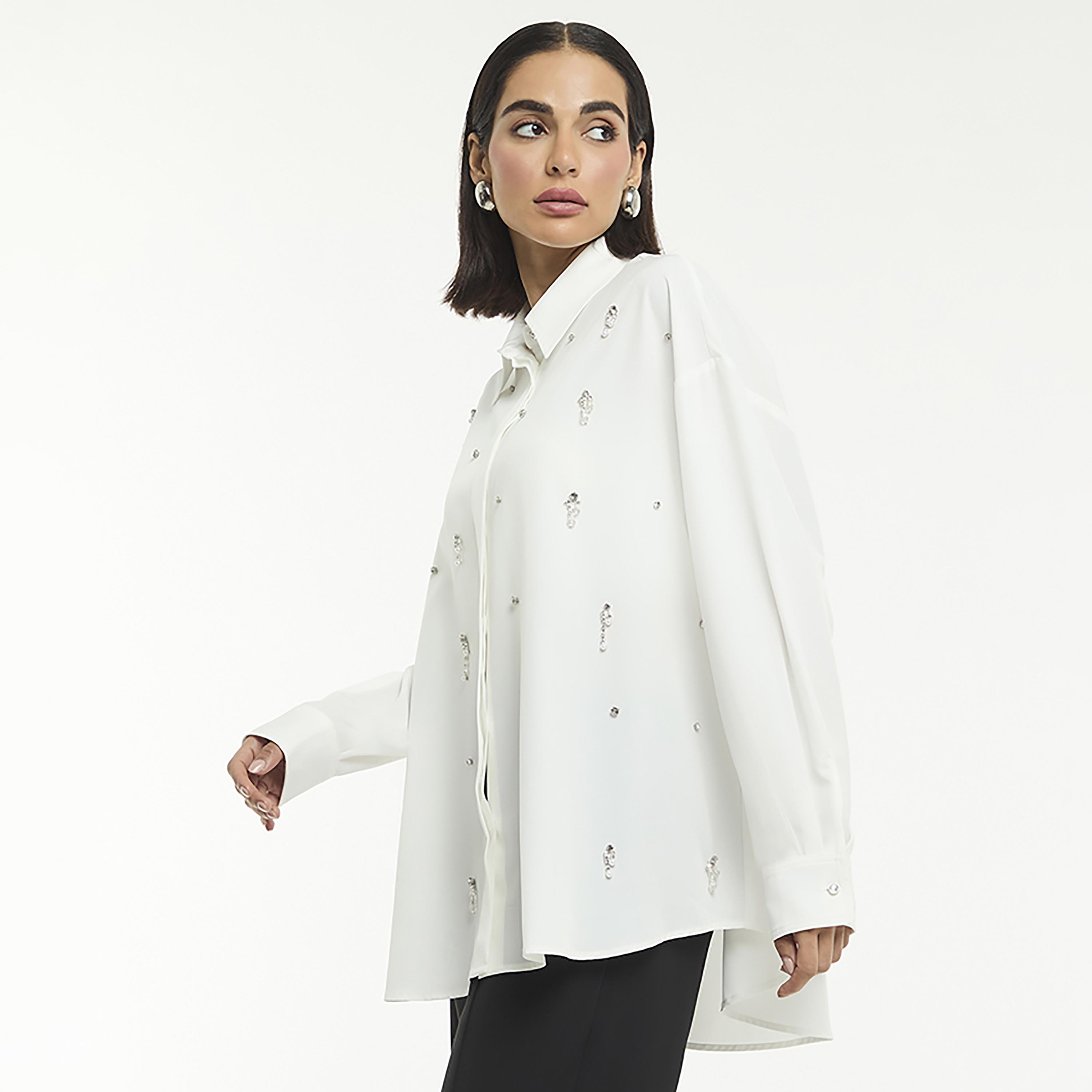 قميص نسائي "أوفرسايز" مزين بالتطريز بلون أبيض من بي سي بي جي-women-clothing-shirtsandblouses-shirts-image-5