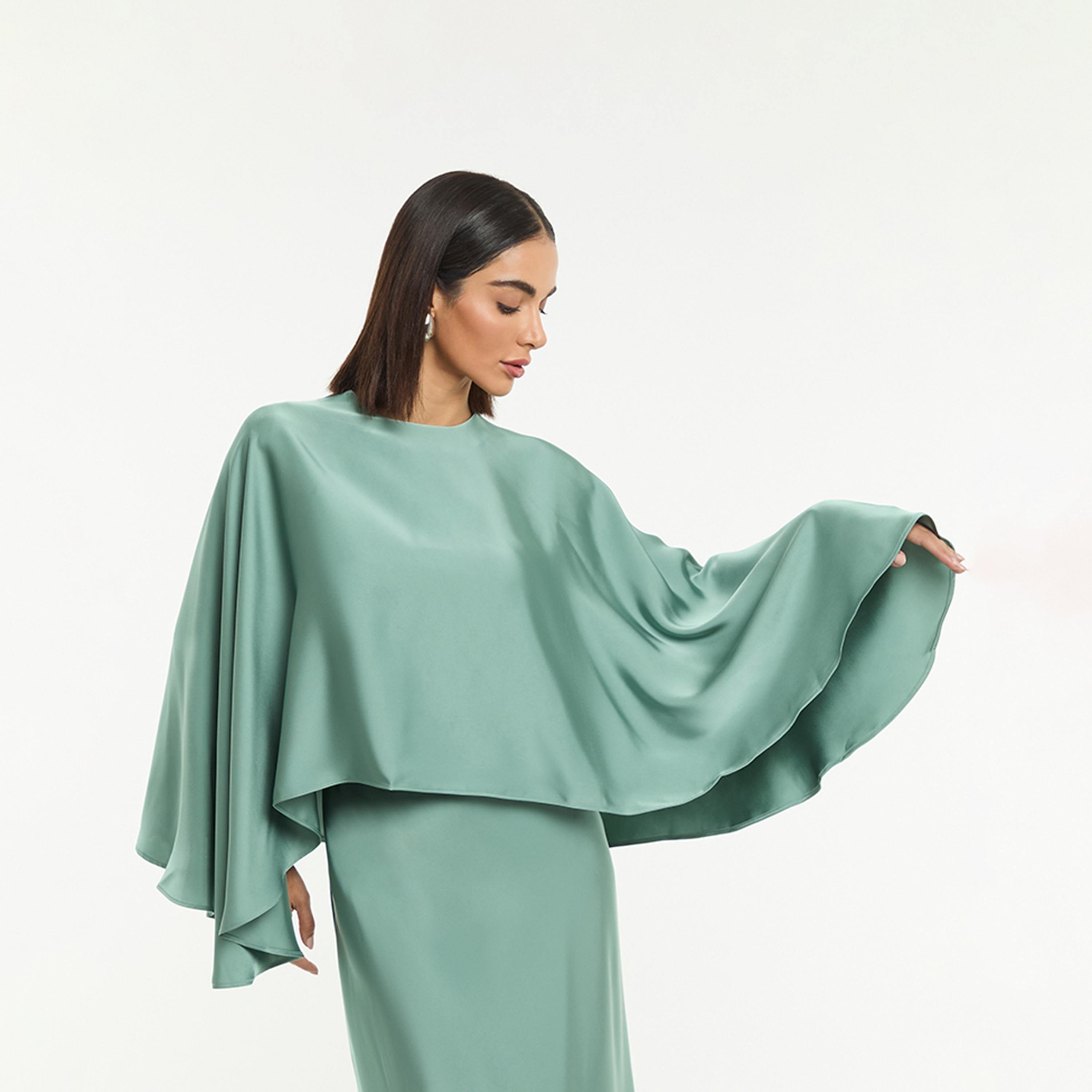 بلوزة نسائية بأكمام "كيب" من الساتان من بي سي بي جي-women-clothing-shirtsandblouses-blouses-image-5