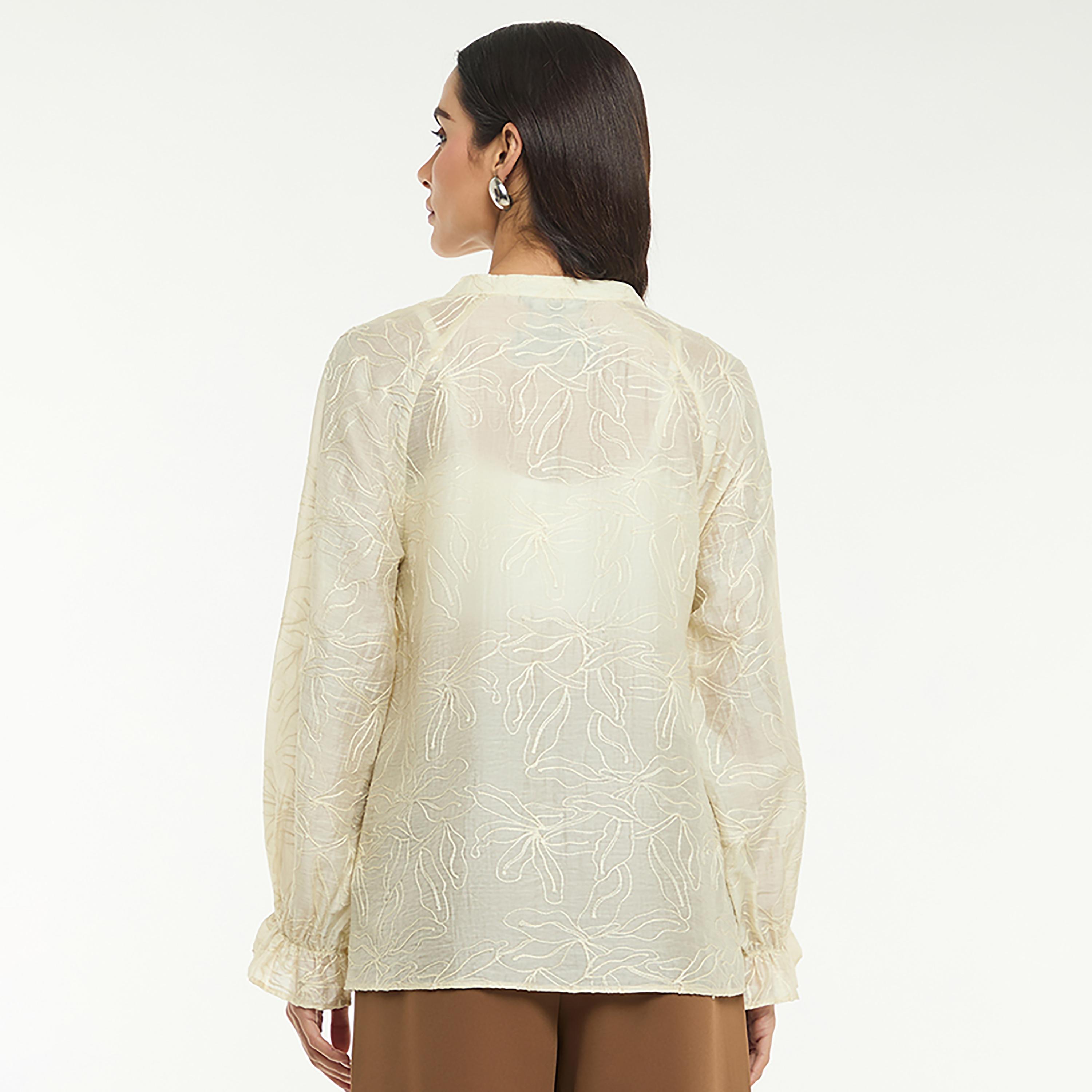 بلوزة نسائية مطرزة بياقة تربط بلون كريمي من بي سي بي جي-women-clothing-shirtsandblouses-blouses-image-3