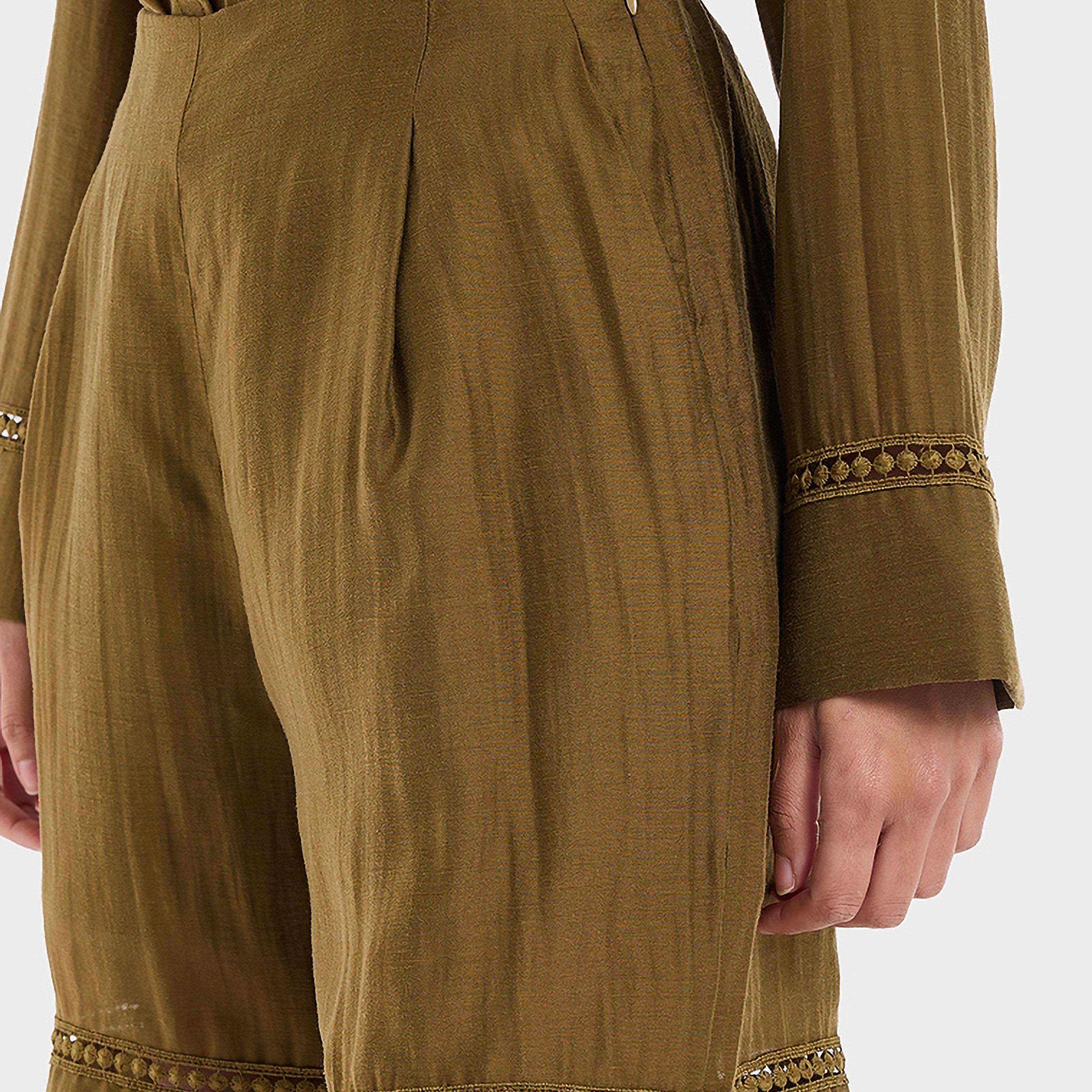 شورت عالي الخصر بكسرات مفردة للنساء من بي سي بي جي-women-clothing-bottoms-shorts-image-8