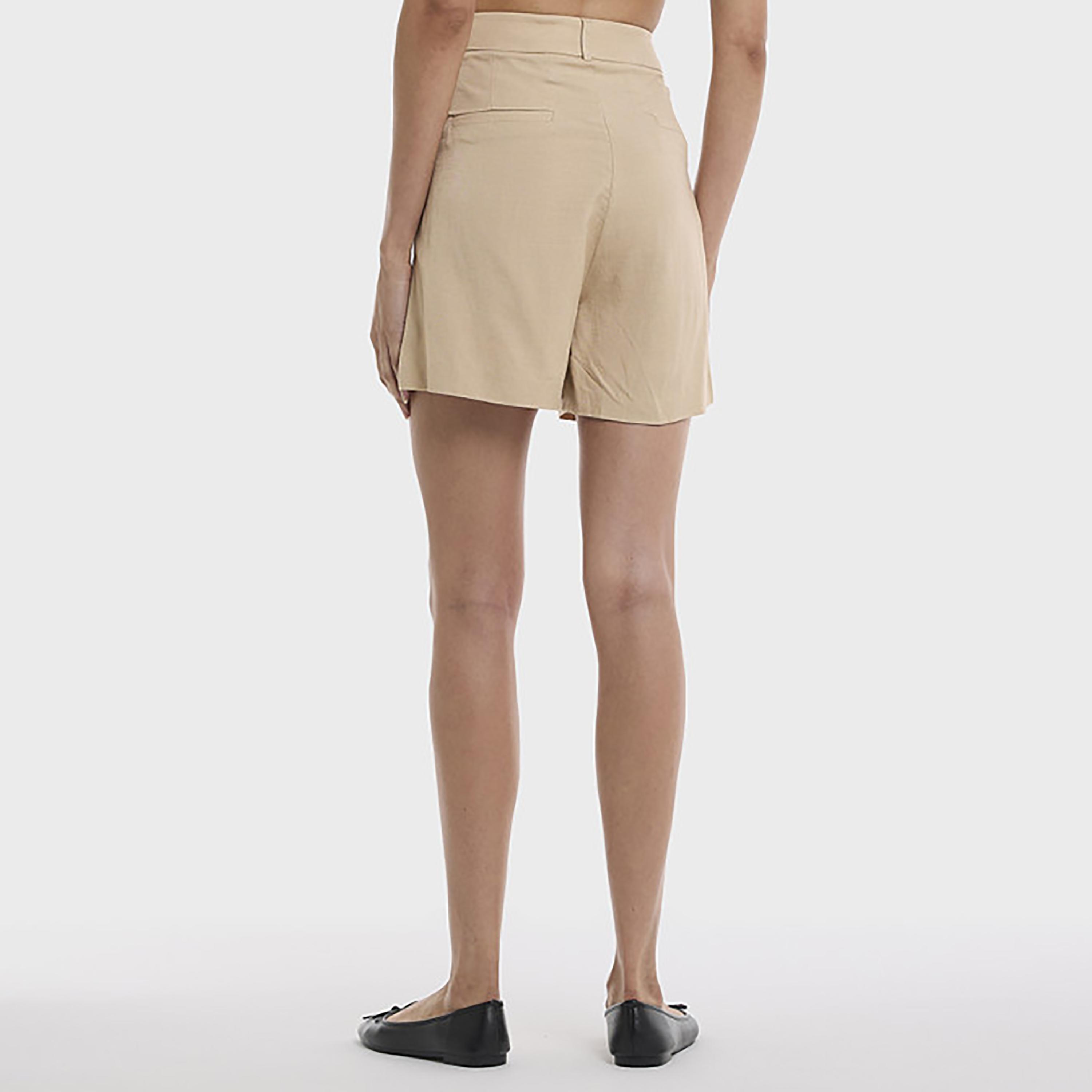شورت نسائي كتان لون بيج من بي سي بي جي-women-clothing-bottoms-shorts-image-3
