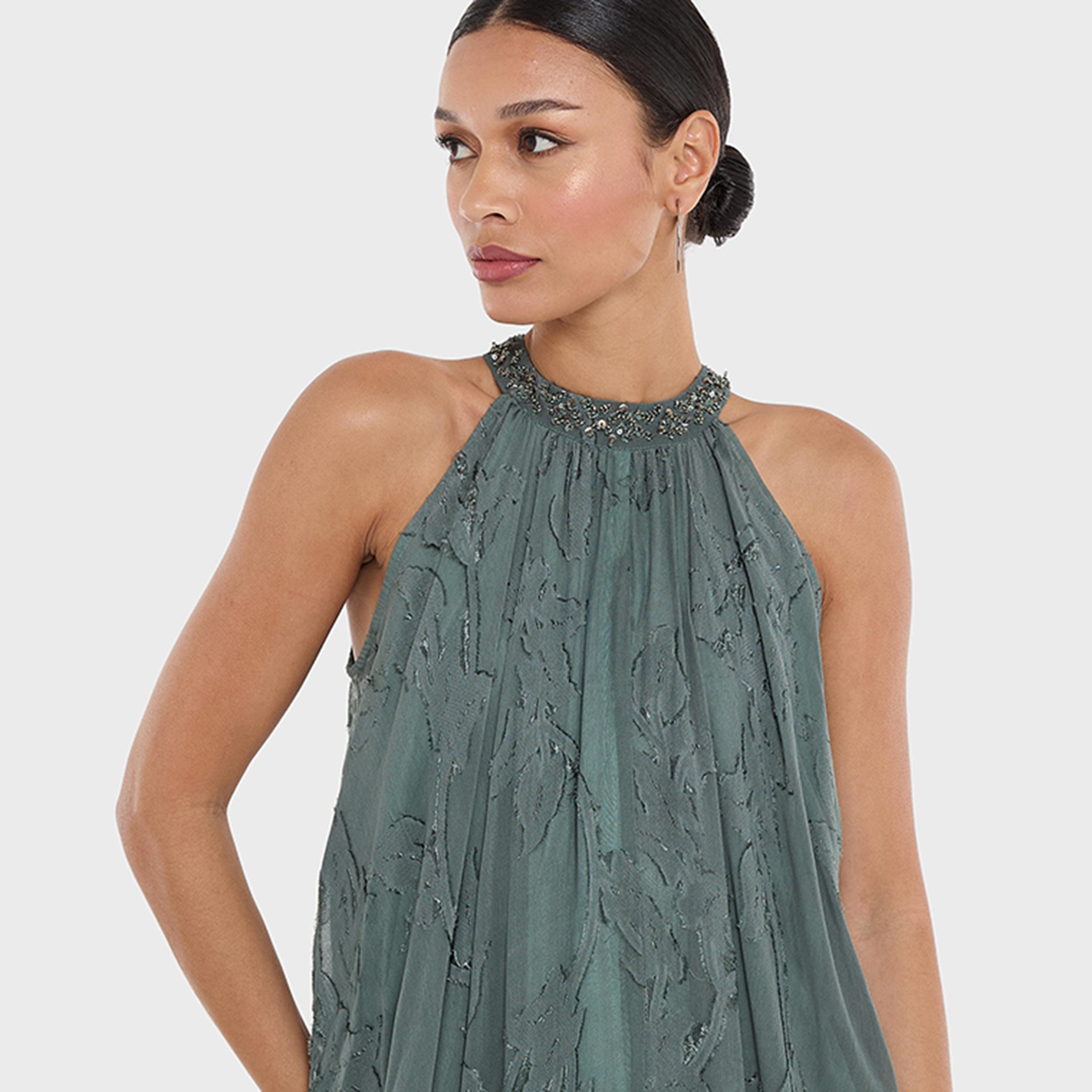 فستان ماكسي نسائي بياقة "هالتر" تلتف حول الرقبة ومزينة بالتطريز لون تييل من بي سي بي جي-women-clothing-dresses-image-3