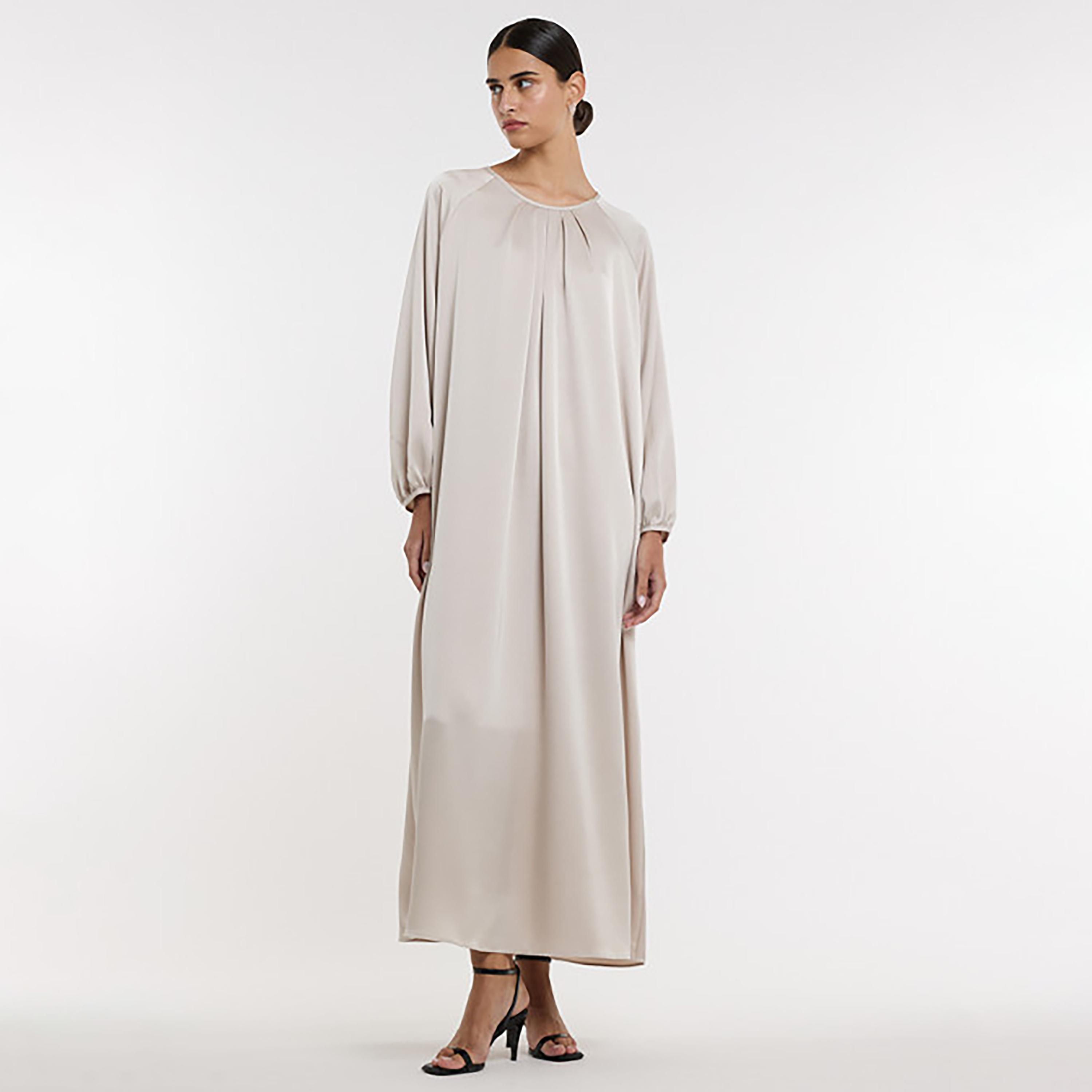 جلابية نسائية بياقة "بلاتيد" بكسرات باللون البيج من بي سي بي جي-women-arabicclothing-jalabiyas-image-1