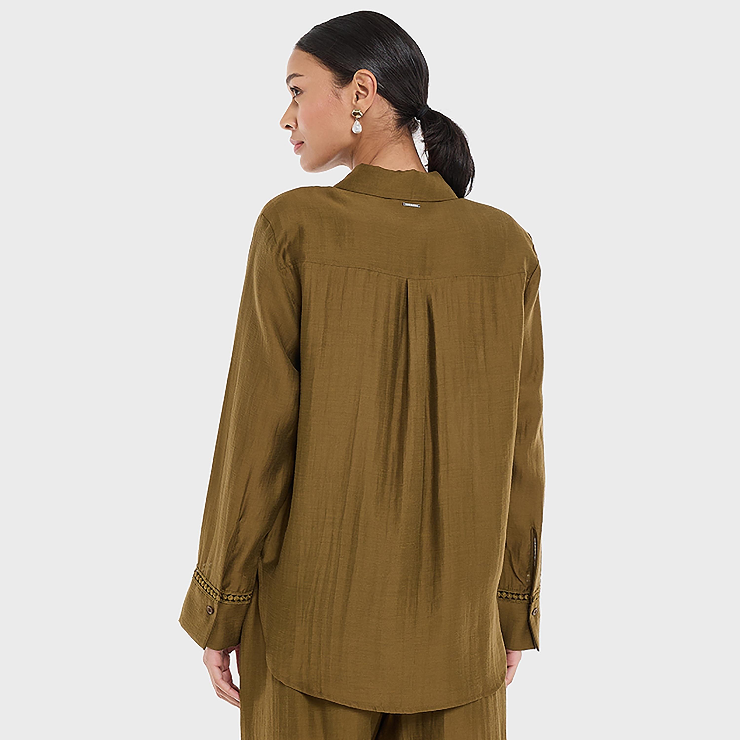 قميص بياقة واسعة للنساء من بي سي بي جي-women-clothing-shirtsandblouses-shirts-image-3