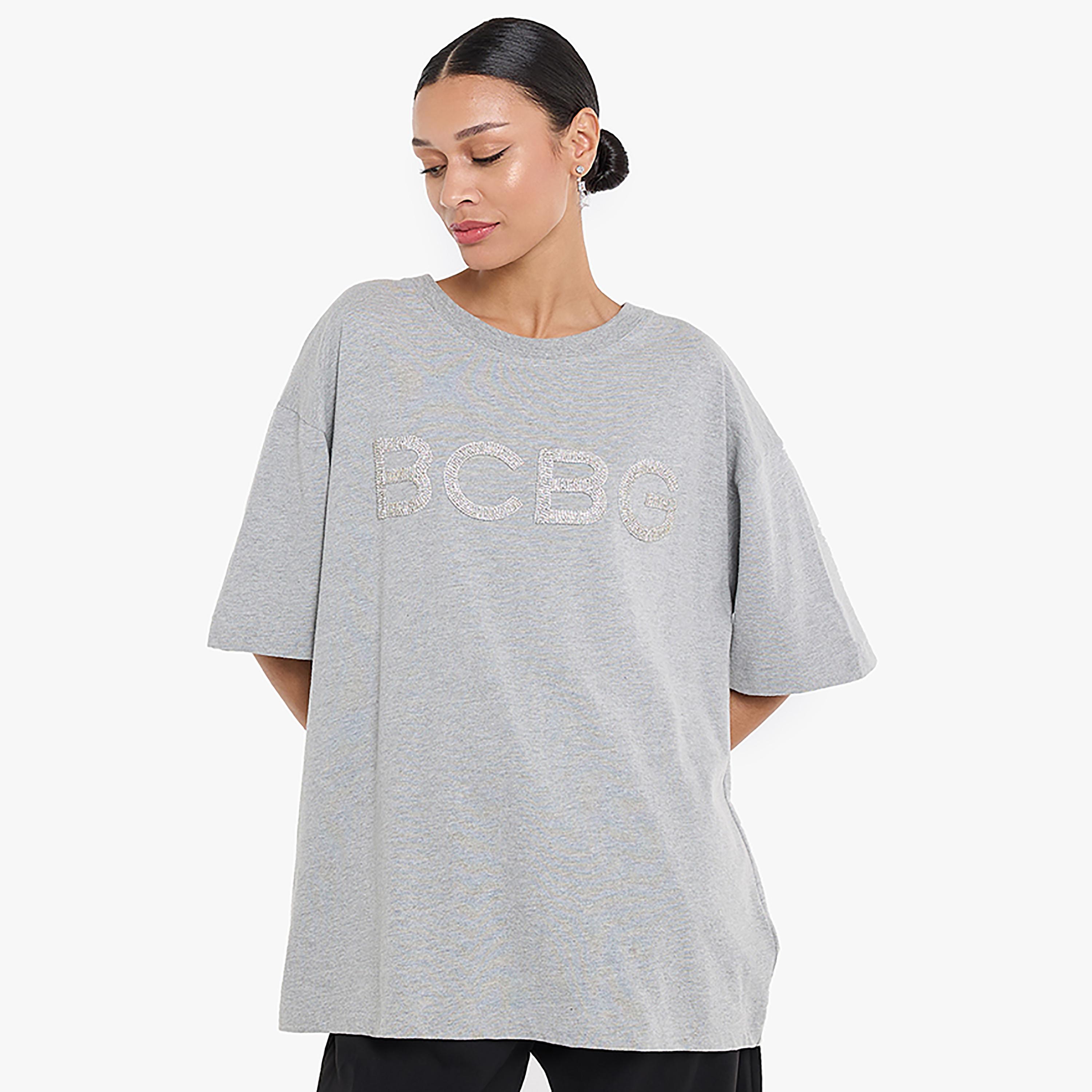 تيشيرت نسائي "أوفرسايز" بشعار مزين من بي سي بي جي-women-clothing-tshirts-image-5