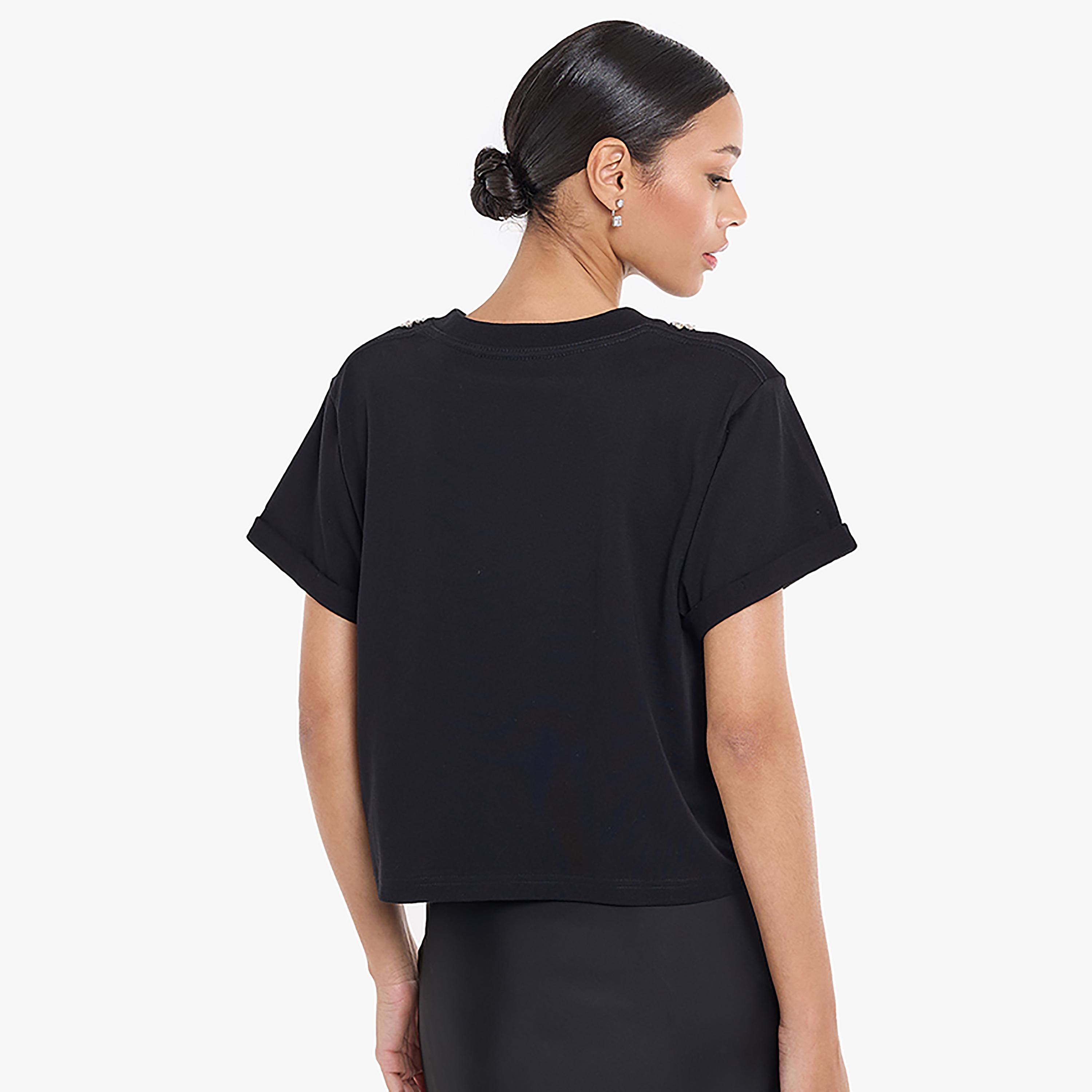 تيشيرت "كروب" نسائي بفتحة رقبة مزينة بأحجار "راينستون" من بي سي بي جي-women-clothing-tshirts-image-3
