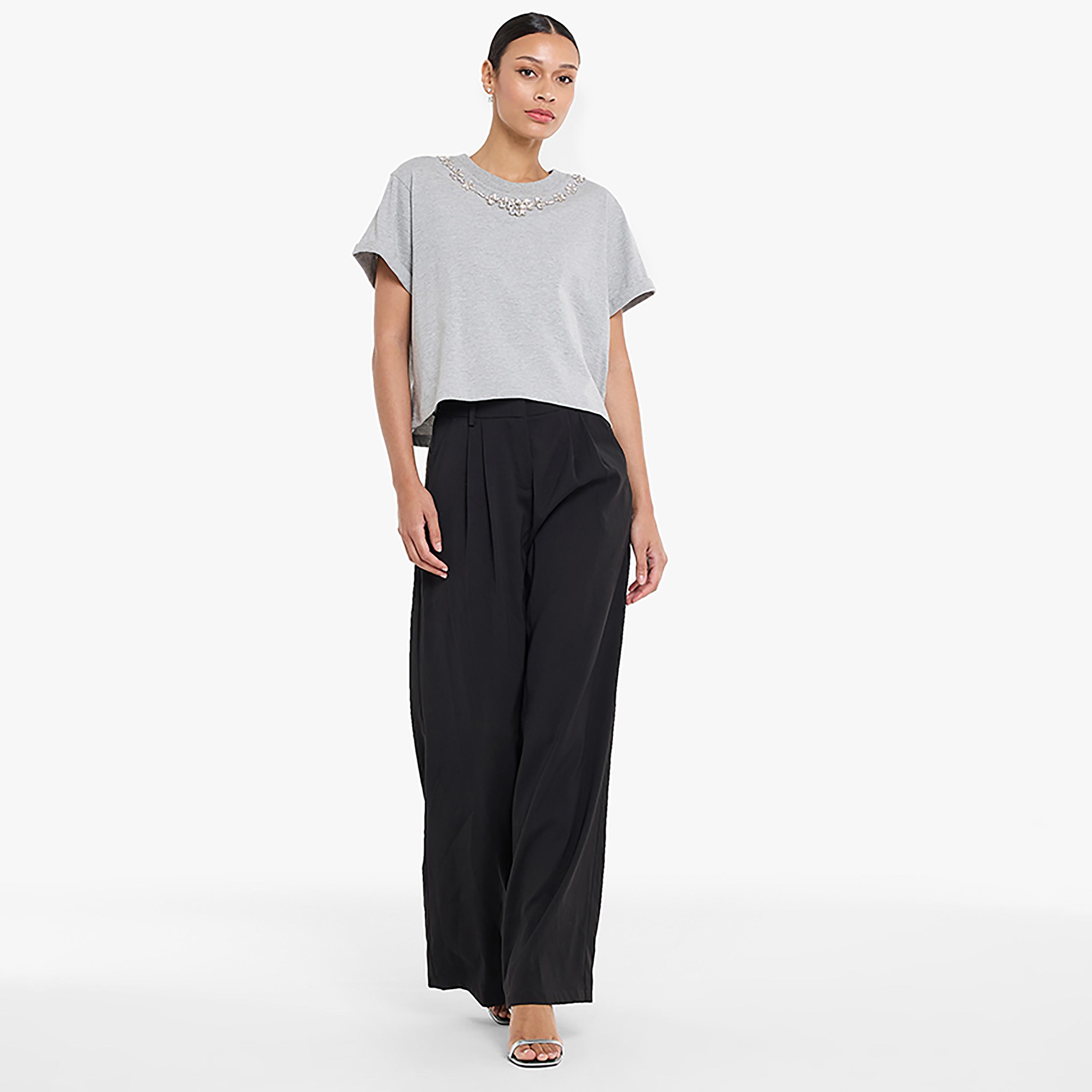 تيشيرت "كروب" نسائي بفتحة رقبة مزينة بأحجار "راينستون" من بي سي بي جي-women-clothing-tshirts-image-6