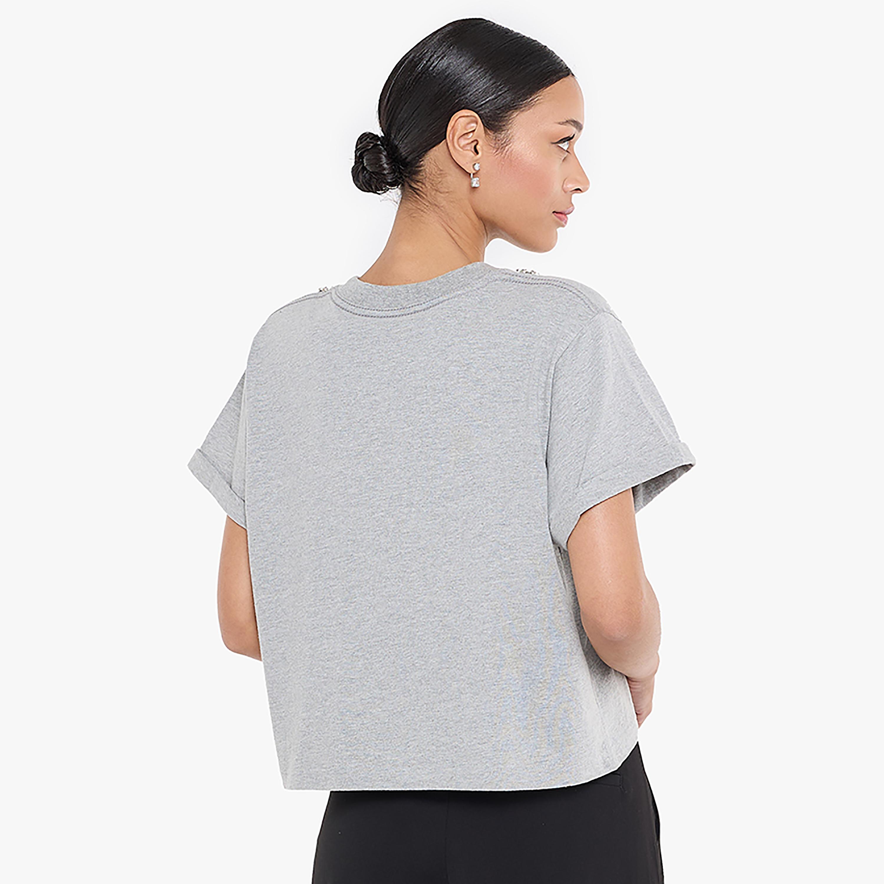 تيشيرت "كروب" نسائي بفتحة رقبة مزينة بأحجار "راينستون" من بي سي بي جي-women-clothing-tshirts-image-7