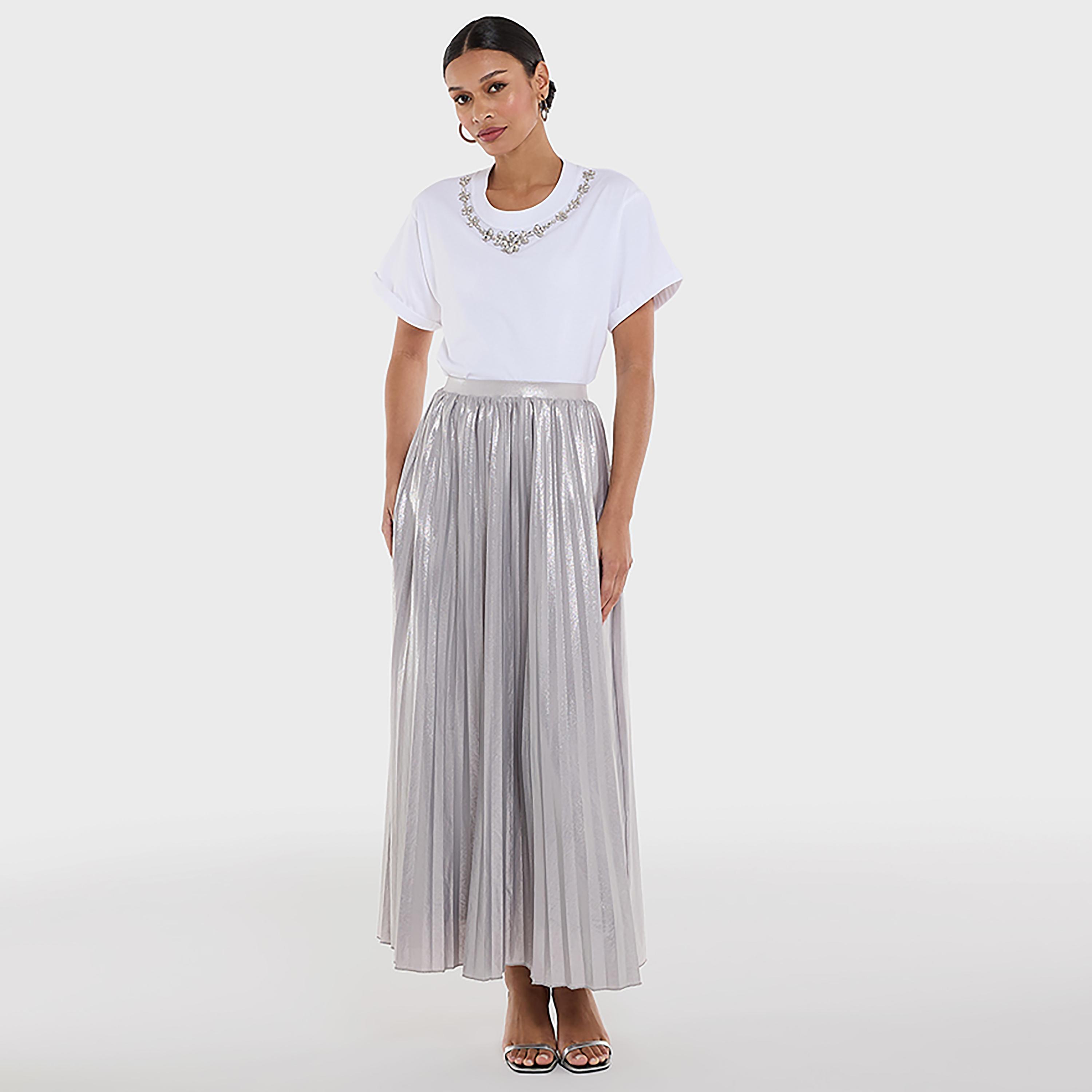 تيشيرت "كروب" نسائي بفتحة رقبة مزينة بأحجار "راينستون" من بي سي بي جي-women-clothing-tshirts-image-10