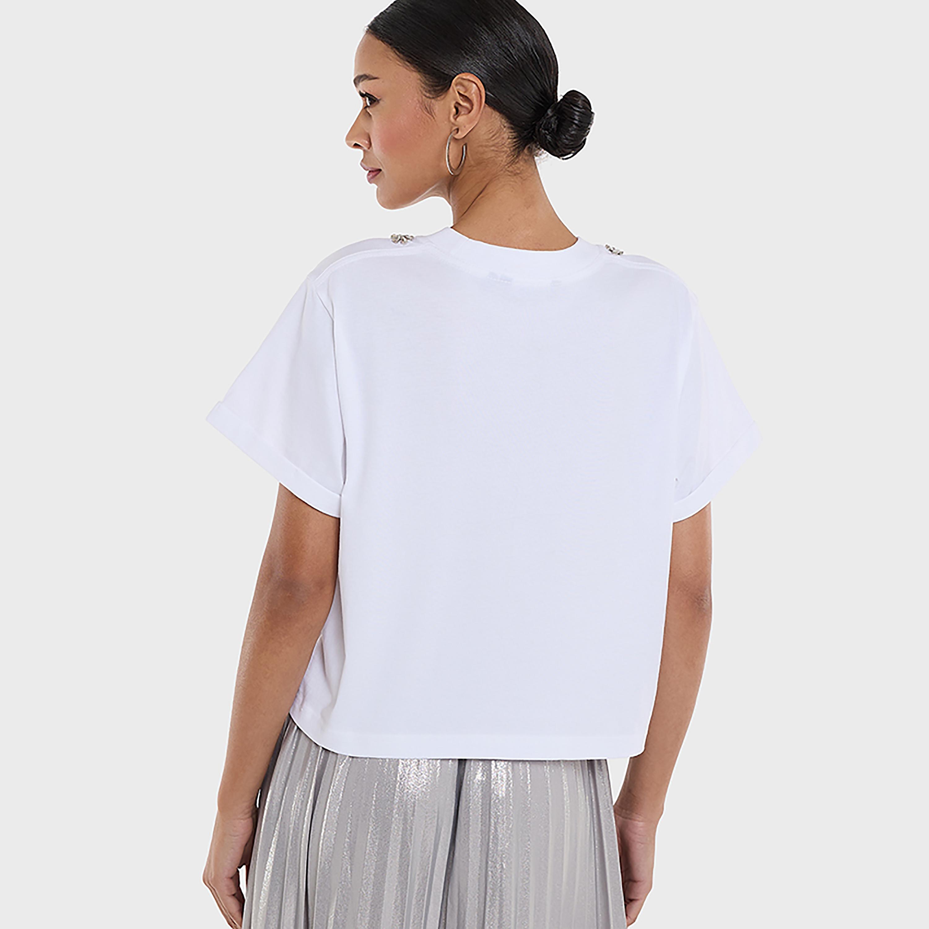 تيشيرت "كروب" نسائي بفتحة رقبة مزينة بأحجار "راينستون" من بي سي بي جي-women-clothing-tshirts-image-11