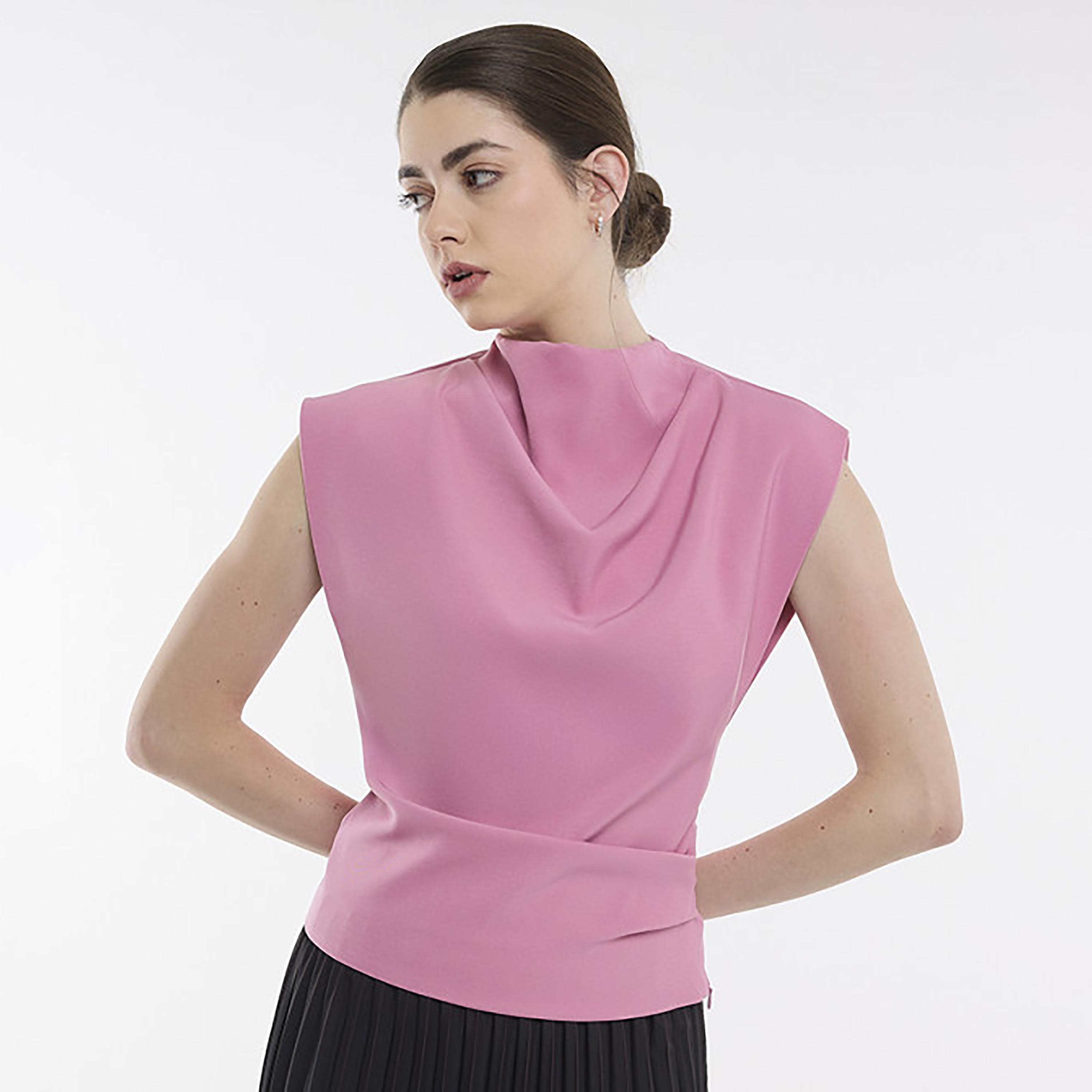 بلوزة نسائية بياقة منسدلة "كاول نيك" لون وردي من بي سي بي جي-women-clothing-shirtsandblouses-blouses-image-1