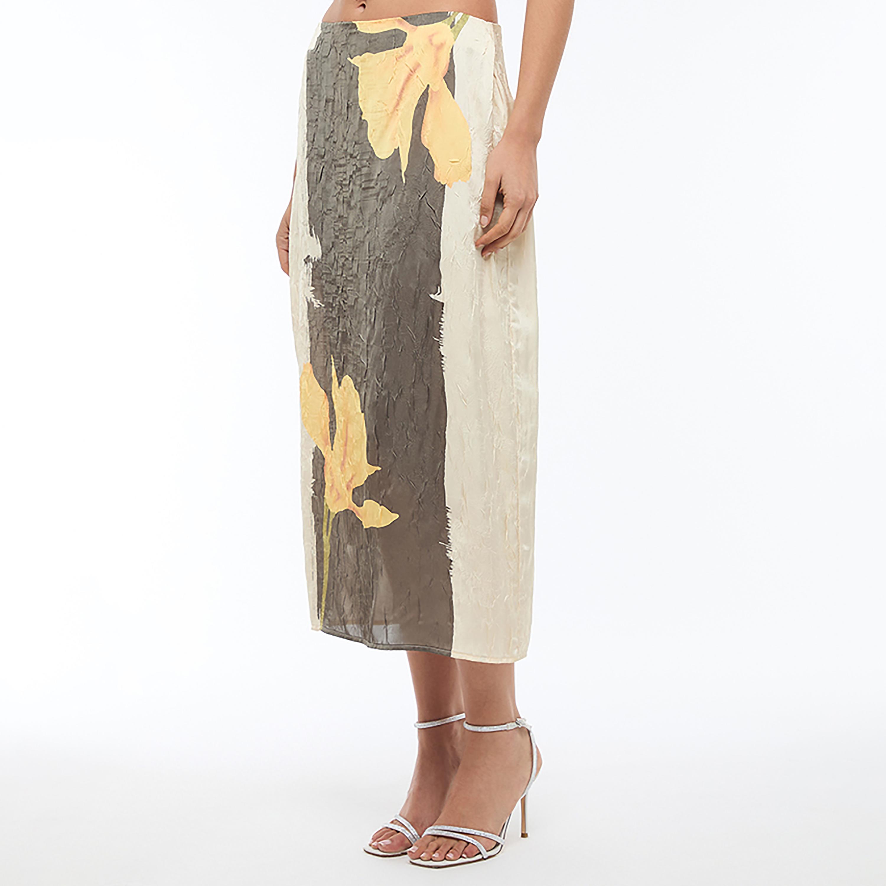 تنورة نسائية قصة "شيفت" ساتان مجعد بطبعة زهور متعددة الألوان من بي سي بي جي-women-clothing-bottoms-skirts-image-3