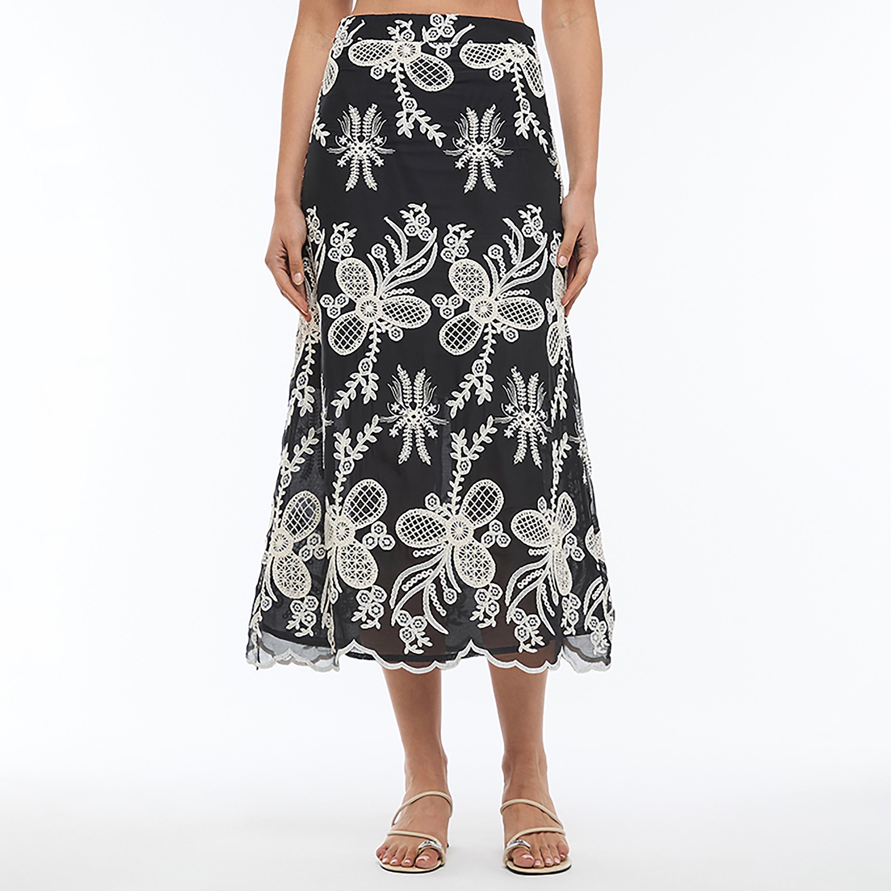 تنورة نسائية بتصميم "إيه لاين" وتطريز زهور لون أسود من بي سي بي جي-women-clothing-bottoms-skirts-image-1
