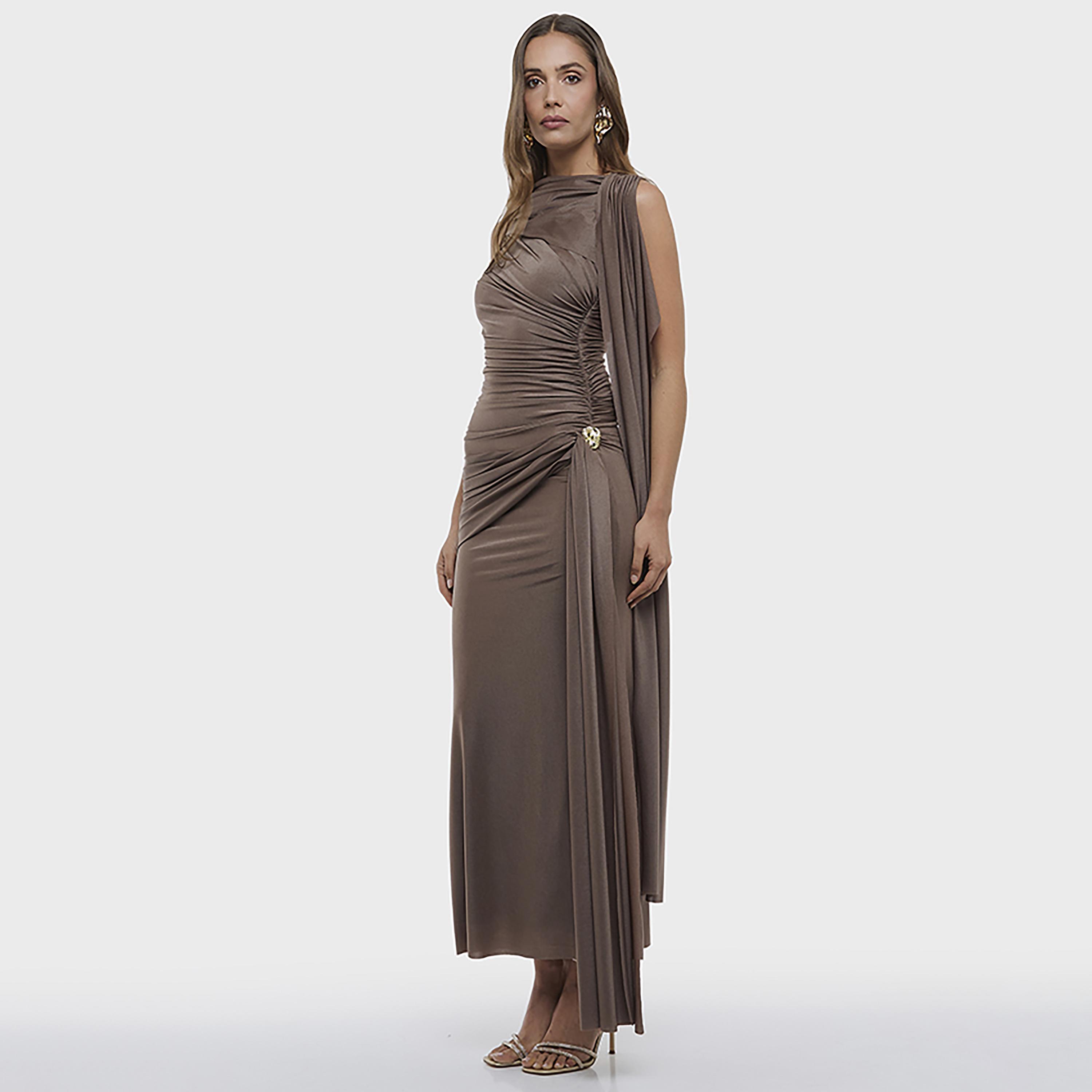 فستان ماكسي نسائي "بوديكون" ضيق بتصميم "روشد" بزمزمة بلون بني من بي سي بي جي-women-clothing-dresses-image-5