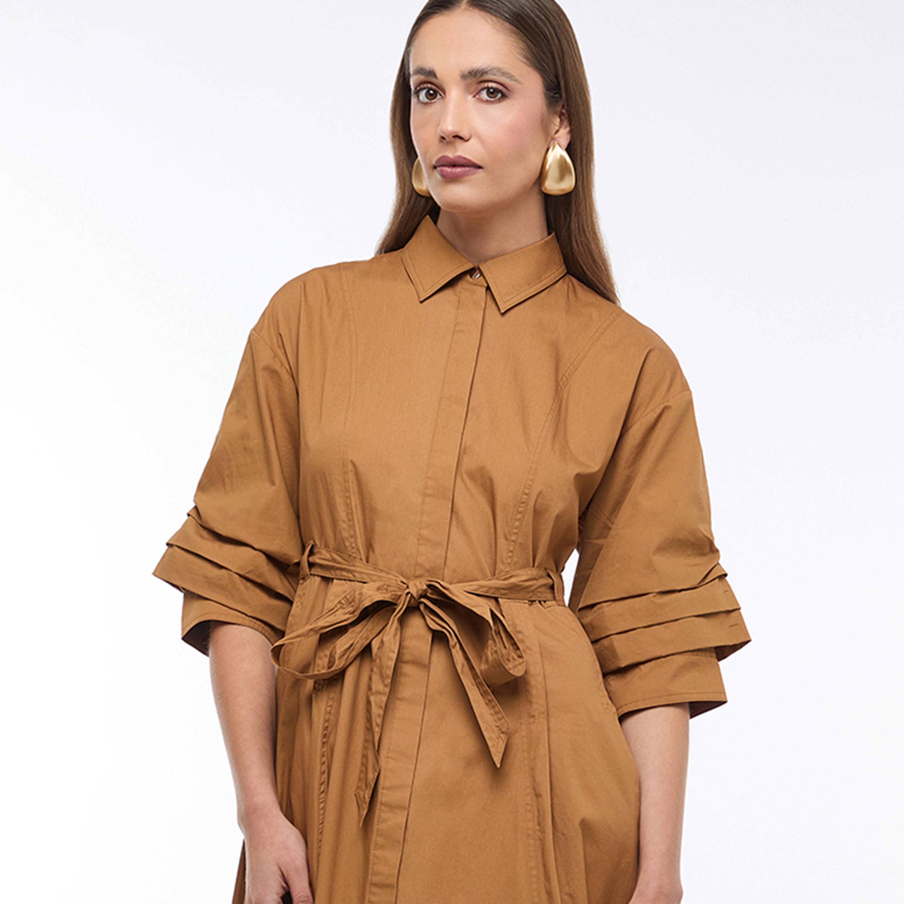 فستان قميص ميدي نسائي مع حزام وأكمام "بلاتيد" بكسرات من بي سي بي جي-women-clothing-dresses-image-9