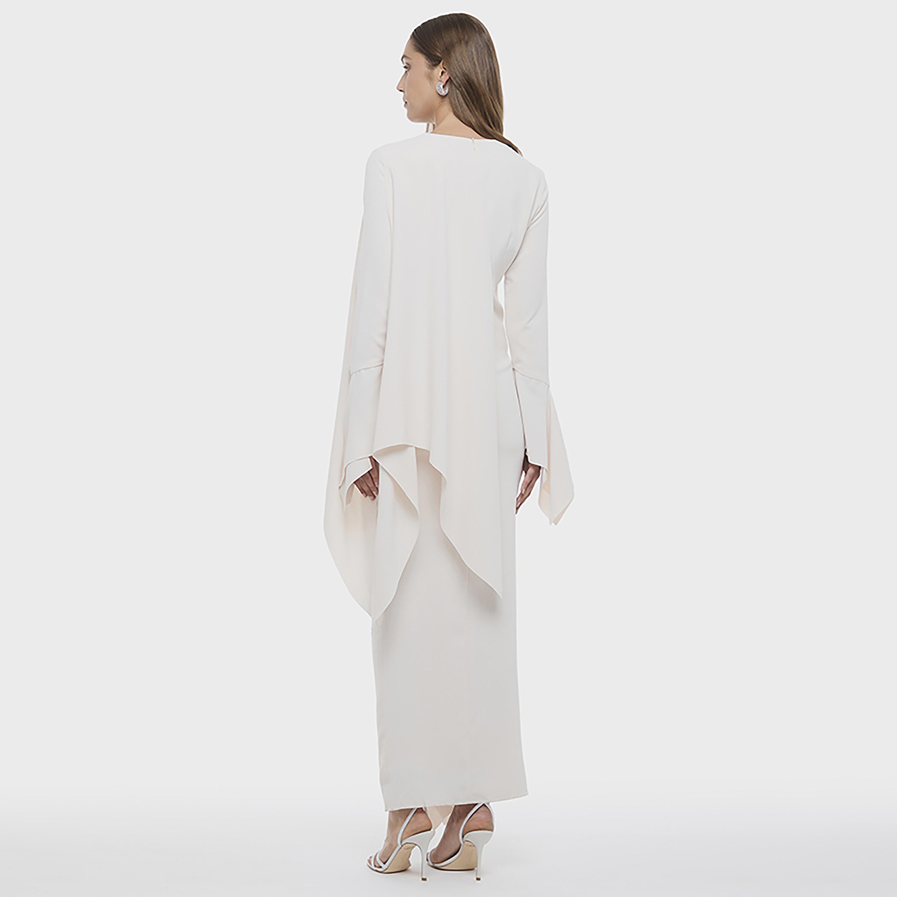 فستان ماكسي نسائي من الكريب المكشكش بلون أوف وايت من بي سي بي جي-women-clothing-dresses-image-3