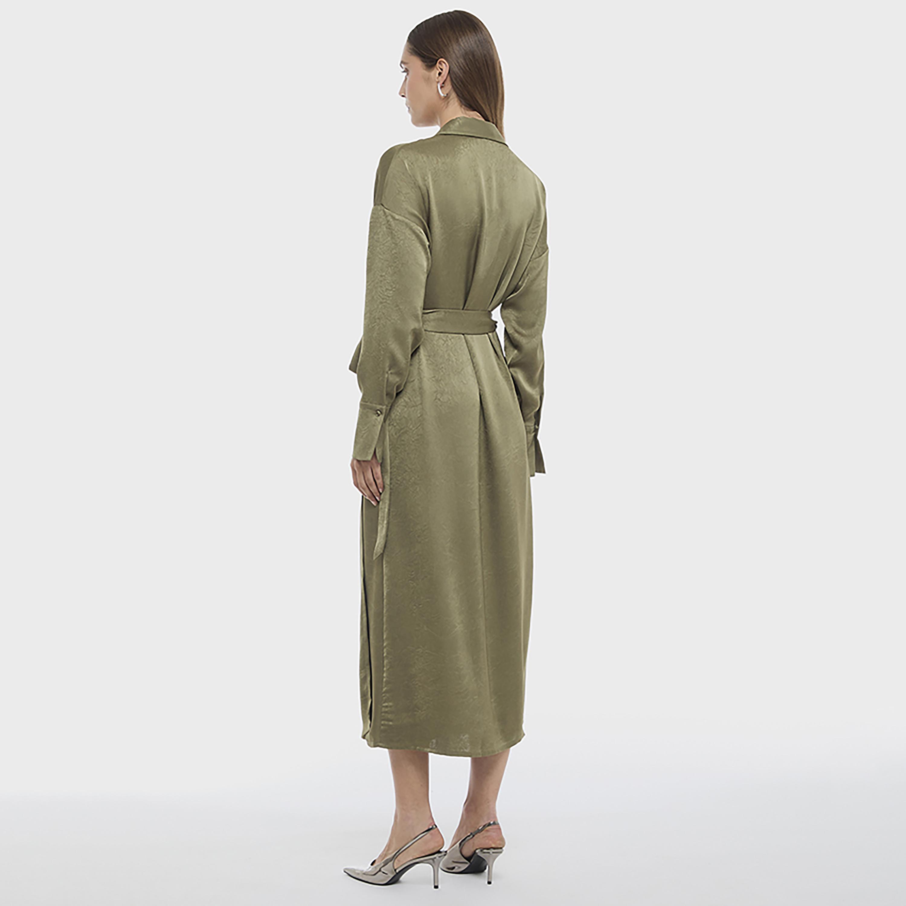 فستان ميدي نسائي بتصميم "لف" وياقة قميص بلون زيتوني من بي سي بي جي-women-clothing-dresses-image-3