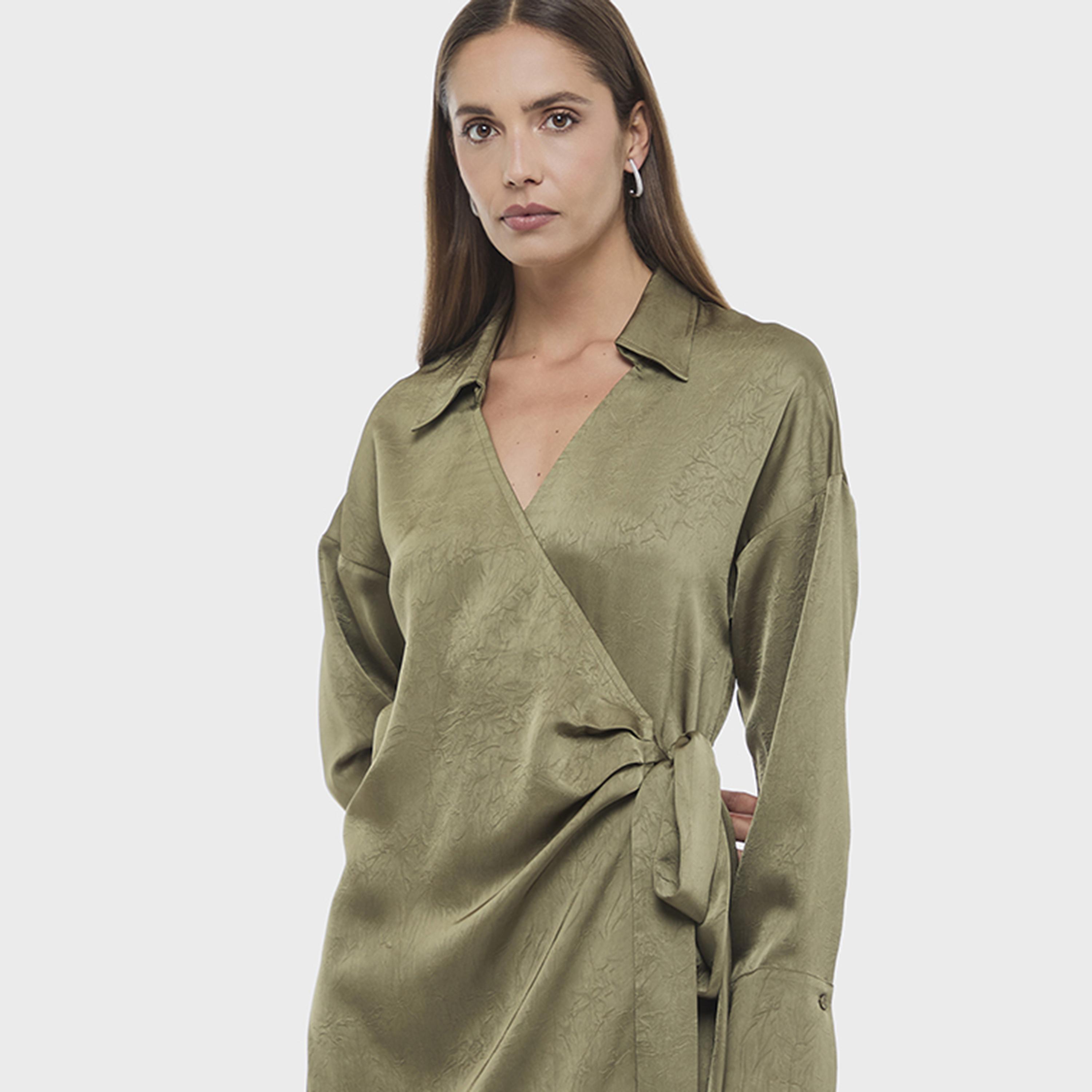 فستان ميدي نسائي بتصميم "لف" وياقة قميص بلون زيتوني من بي سي بي جي-women-clothing-dresses-image-4