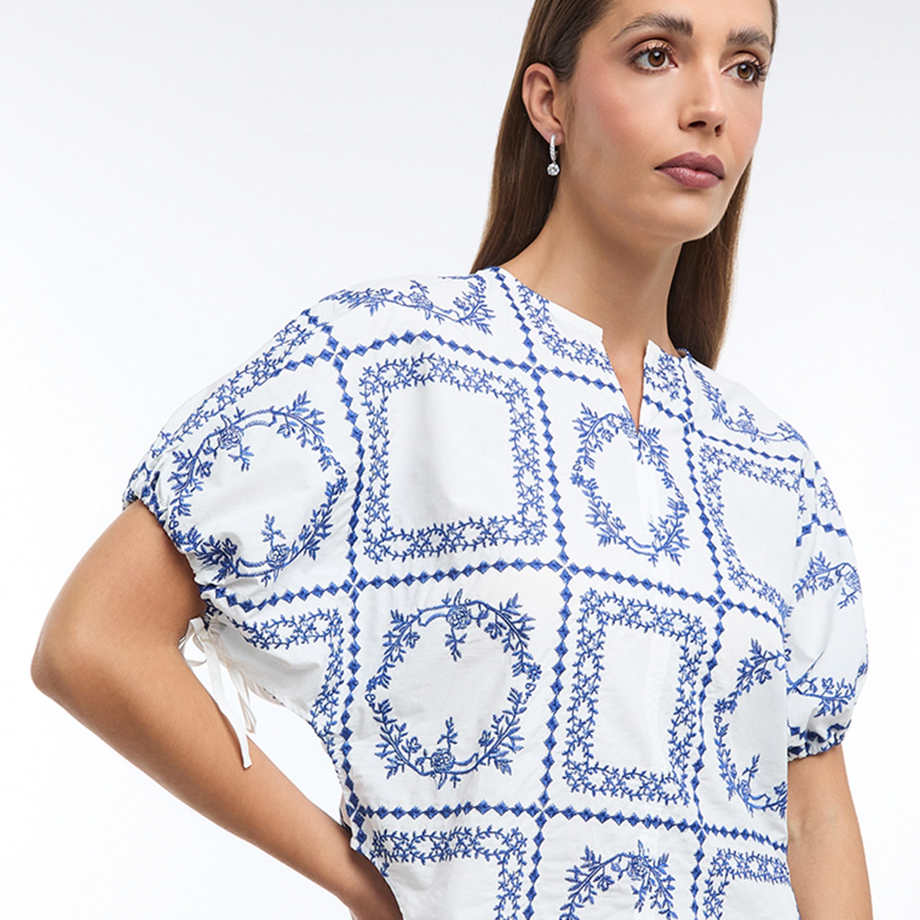 بلوزة نسائية بأكمام منفوخة وتطريز زهور لون أبيض من بي سي بي جي-women-clothing-shirtsandblouses-blouses-image-5