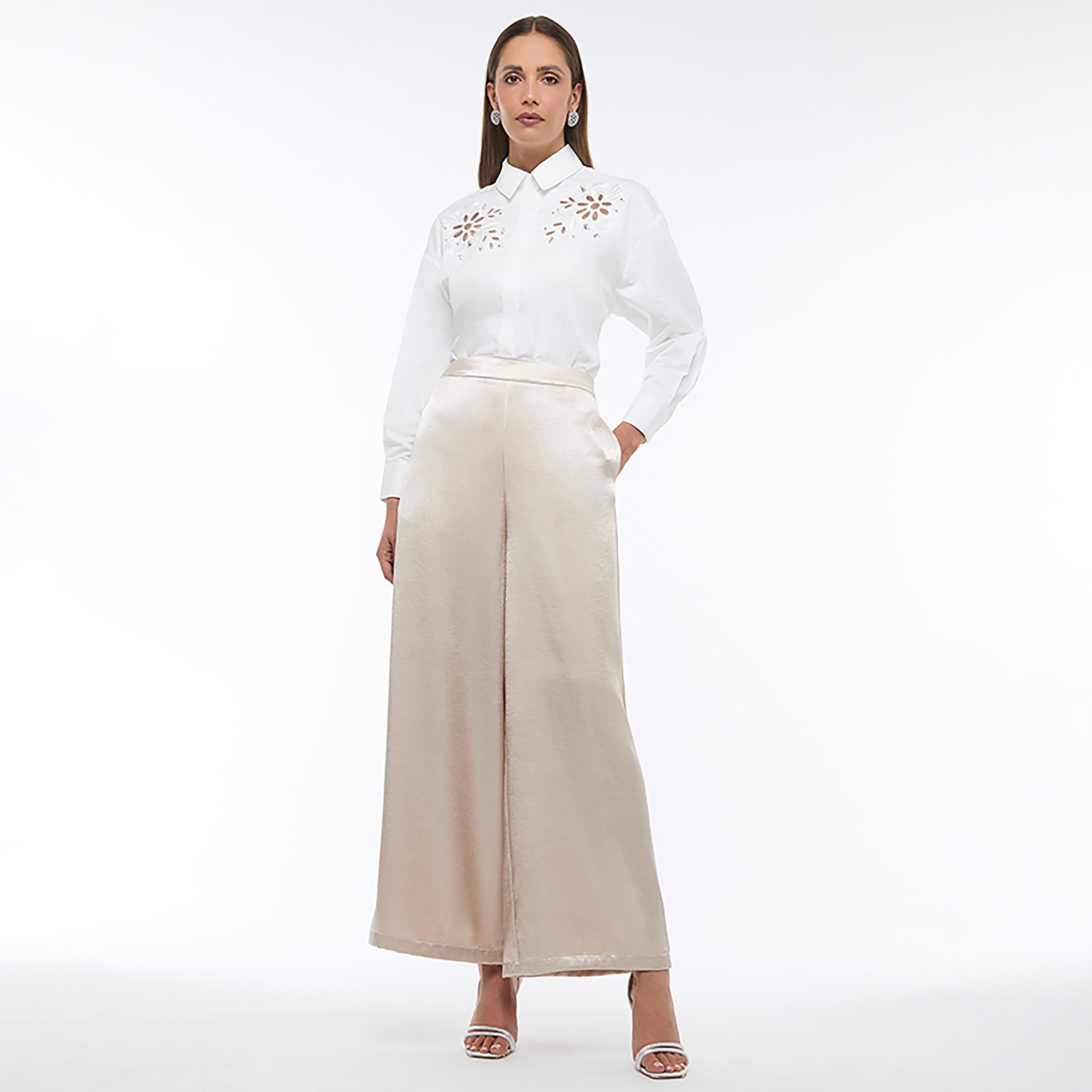 قميص نسائي بتطريز زهور لون أبيض من بي سي بي جي-women-clothing-shirtsandblouses-shirts-image-2