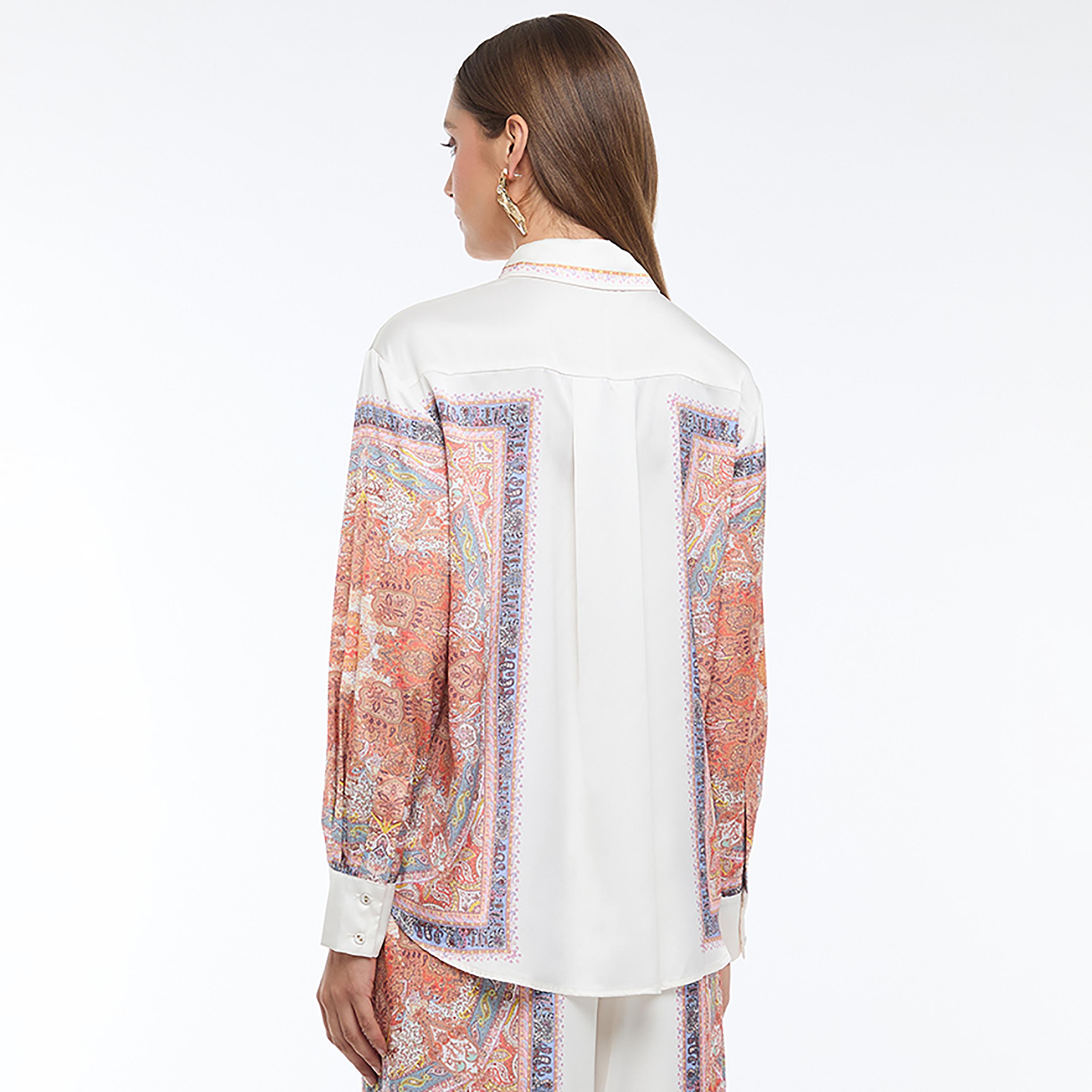 قميص نسائي ساتان بنقشة "بيزلي" متعدد الألوان من بي سي بي جي-women-clothing-shirtsandblouses-shirts-image-4