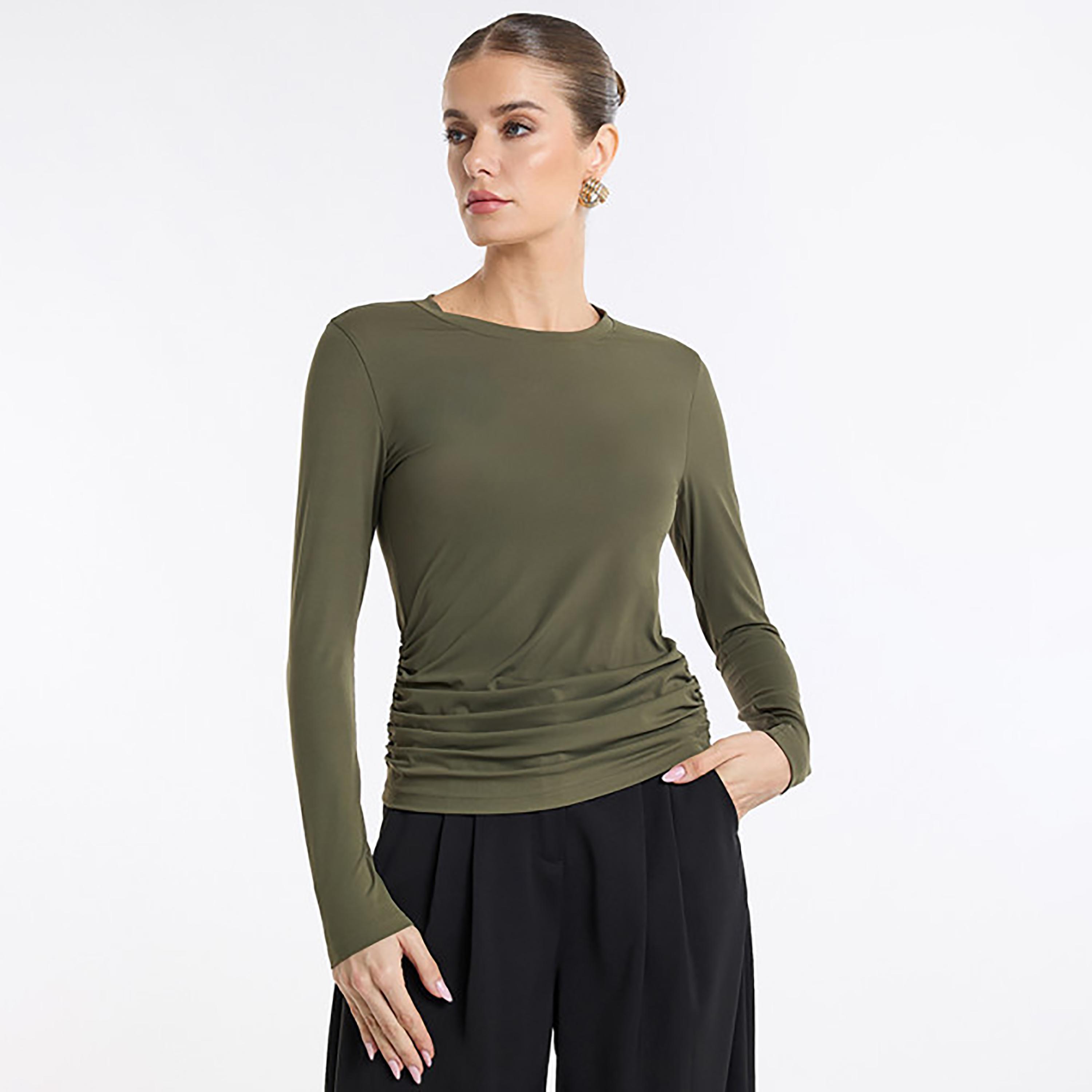 بلوزة نسائية بياقة مستديرة "كرو نيك" من بي سي بي جي-women-clothing-shirtsandblouses-blouses-image-6