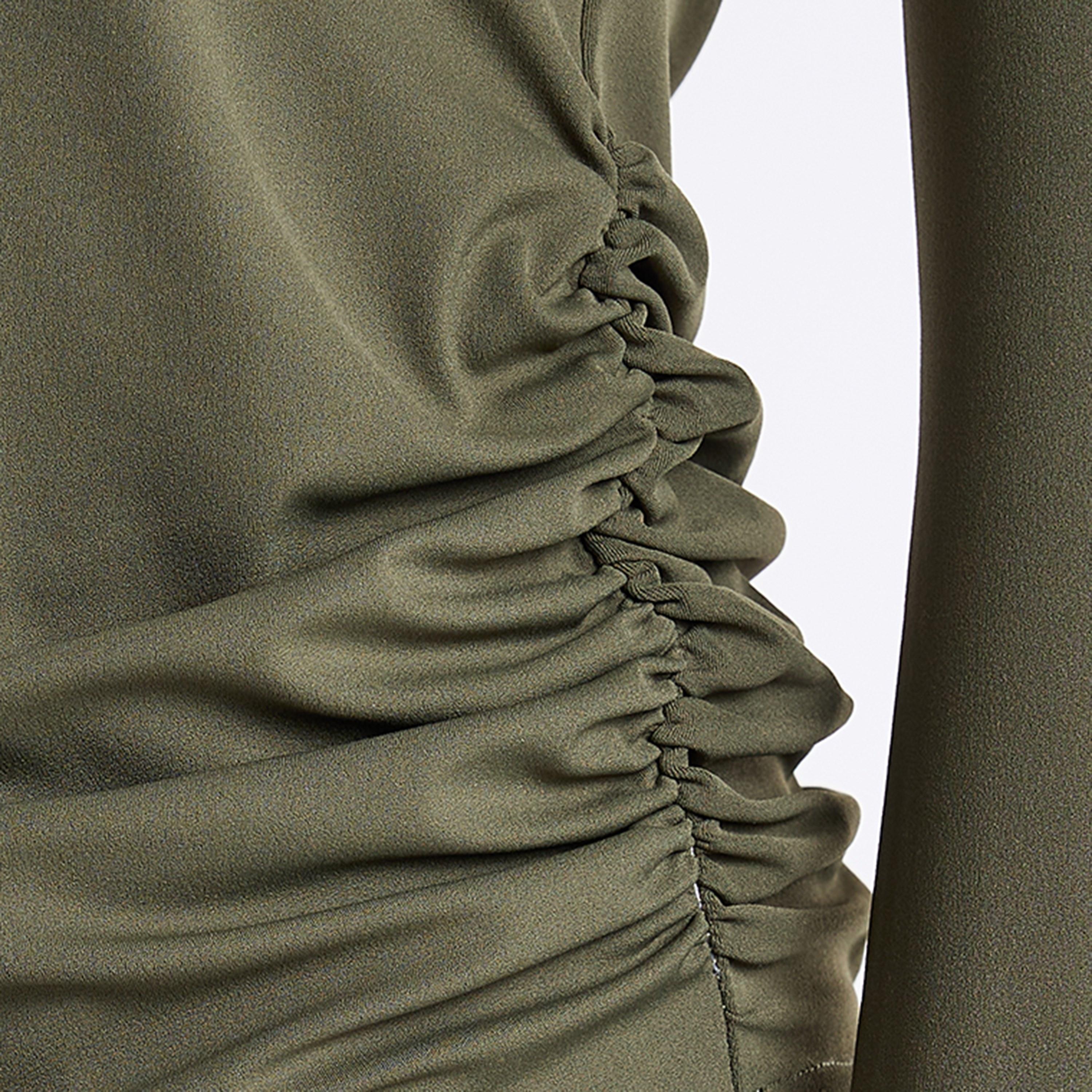 بلوزة نسائية بياقة مستديرة "كرو نيك" من بي سي بي جي-women-clothing-shirtsandblouses-blouses-image-10