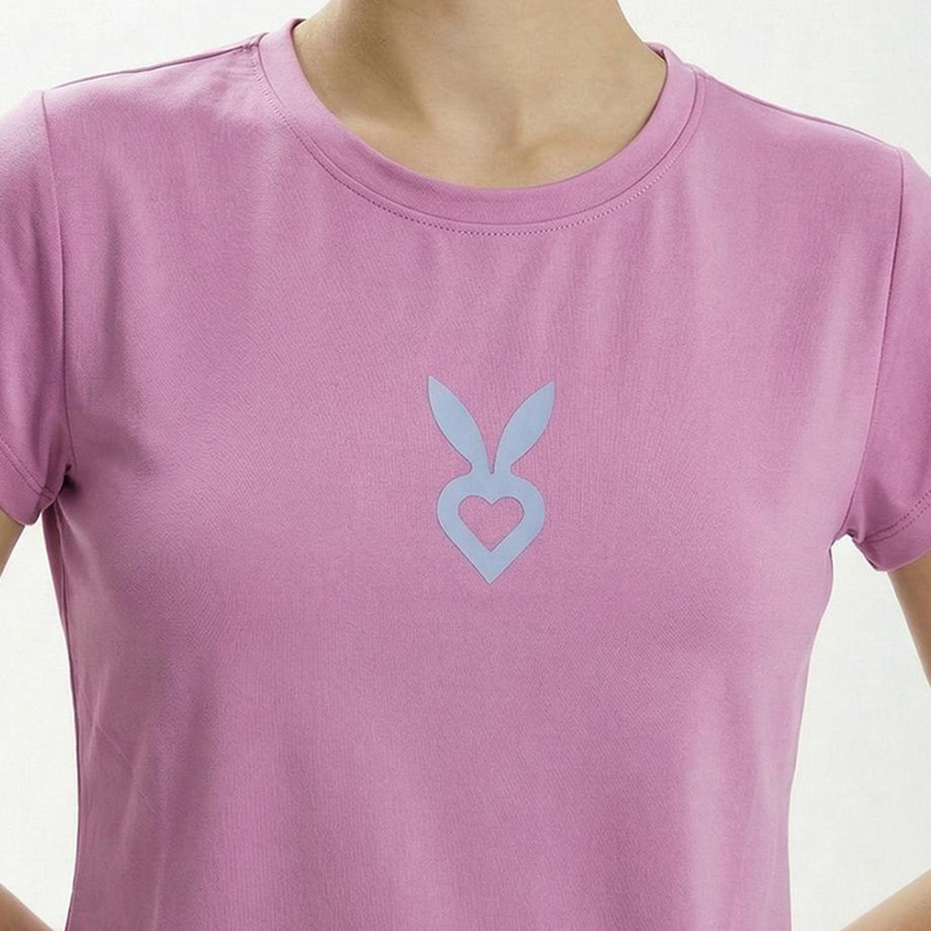 تيشيرت حريمي بقصة منتظمة وأكمام قصيرة وفتحة رقبة مستديرة مع طبعة شعار من كارديو باني-women-clothing-tshirts-image-3