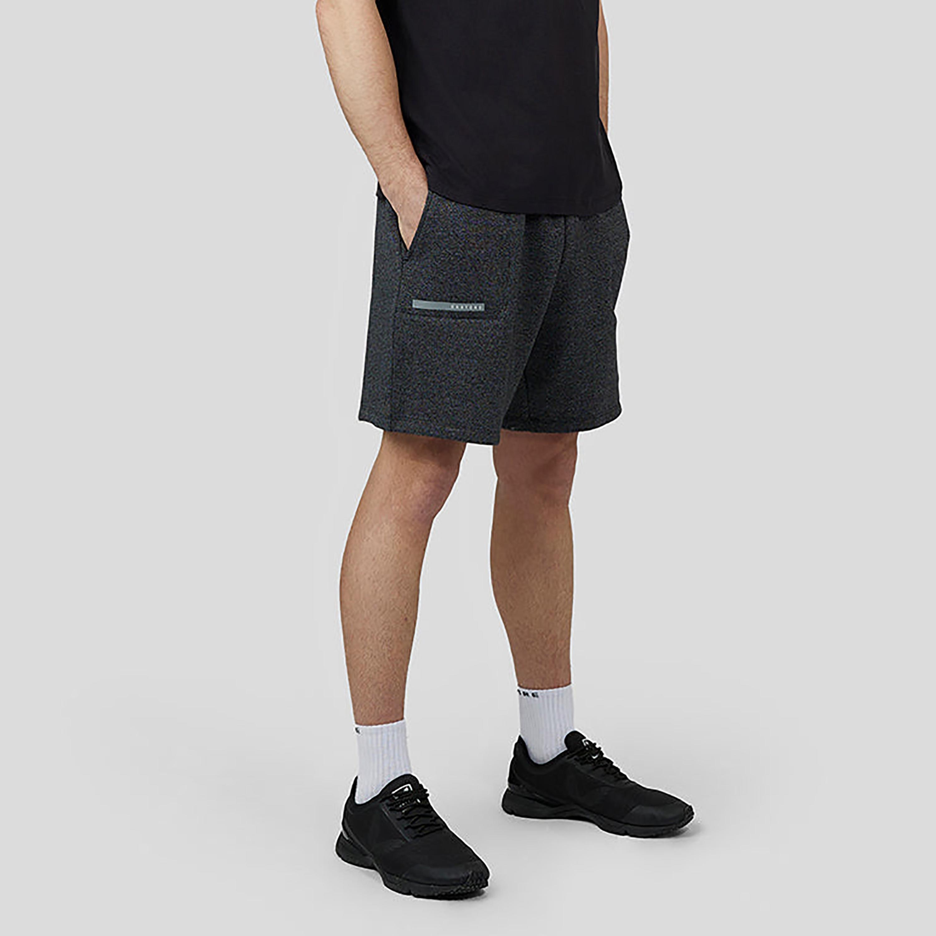 شورت رياضي بحزام خصر مطاطي للرجال من Castore-men-clothing-bottoms-shorts-image-1