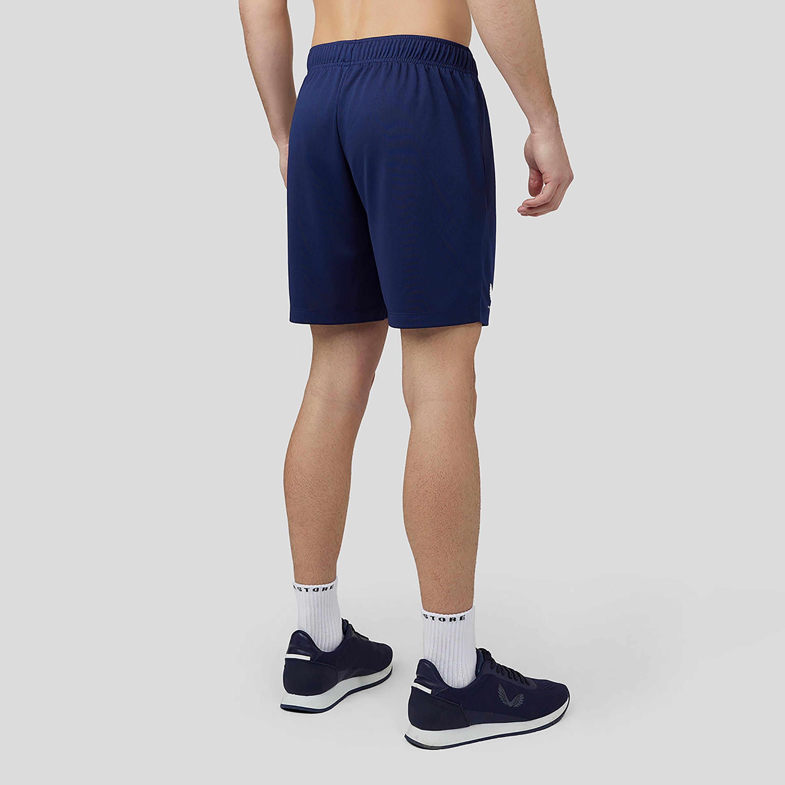 شورت رجالي بحزام خصر مطاطي يحمل شعار Castore-men-clothing-bottoms-shorts-image-2