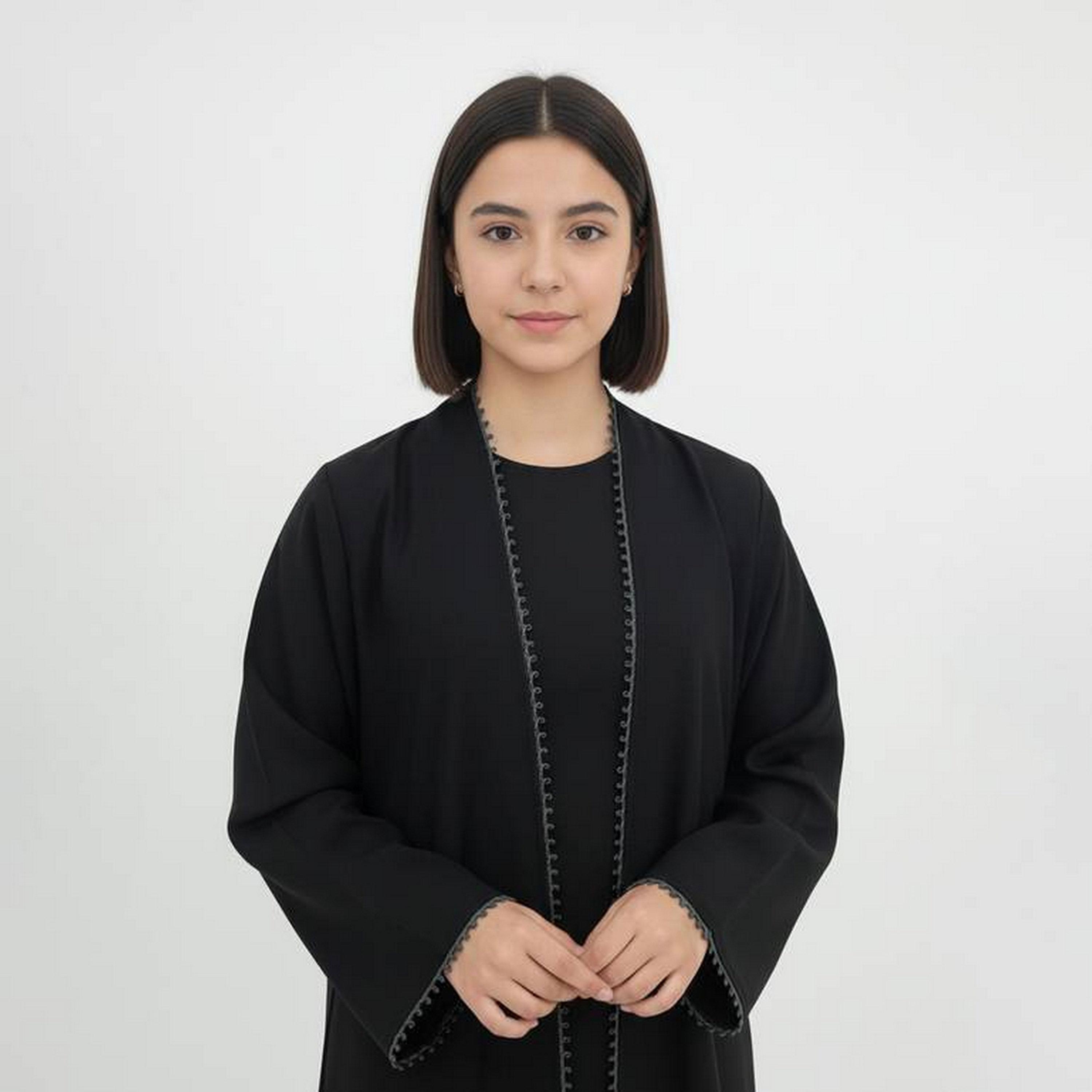 عباءة كتان بأشرطة مطرزة مع طرحة للبنات من حوراء - أسود-girls-arabicclothing-abayas-image-2