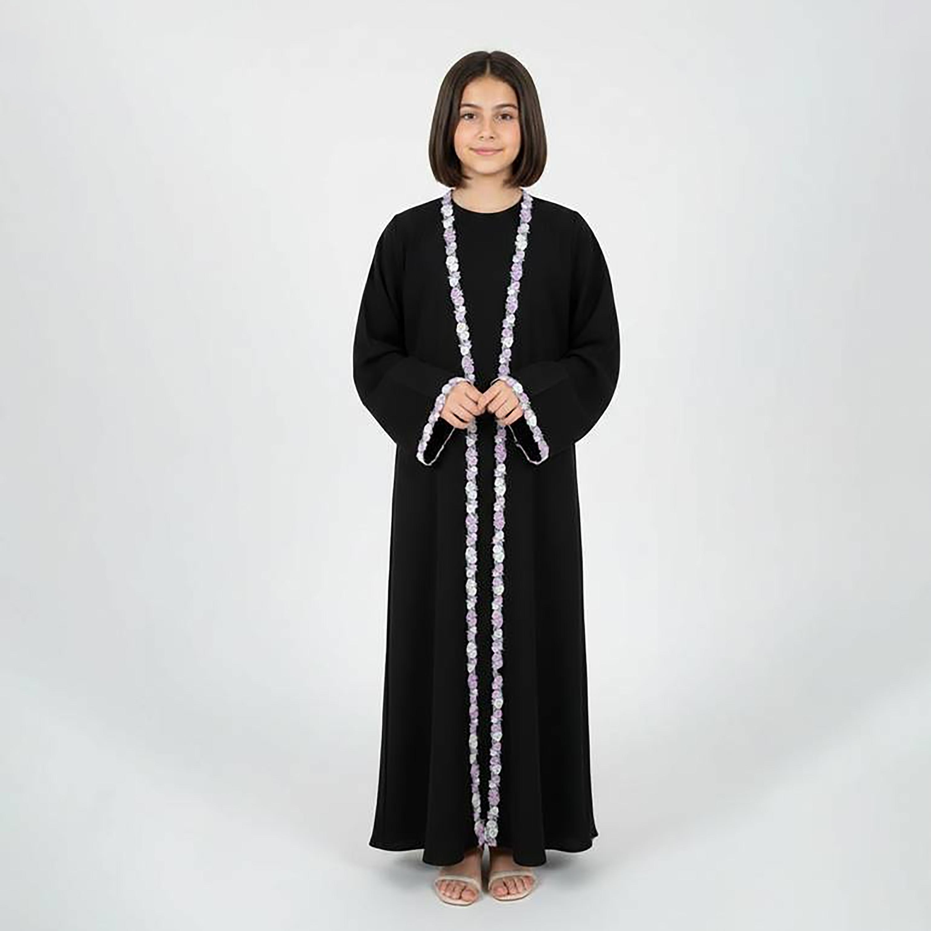 عباية حوراء سوداء من الكتان بأكمام واسعة وتفاصيل من الدانتيل المطرز بالزهور للبنات-girls-arabicclothing-abayas-image-1