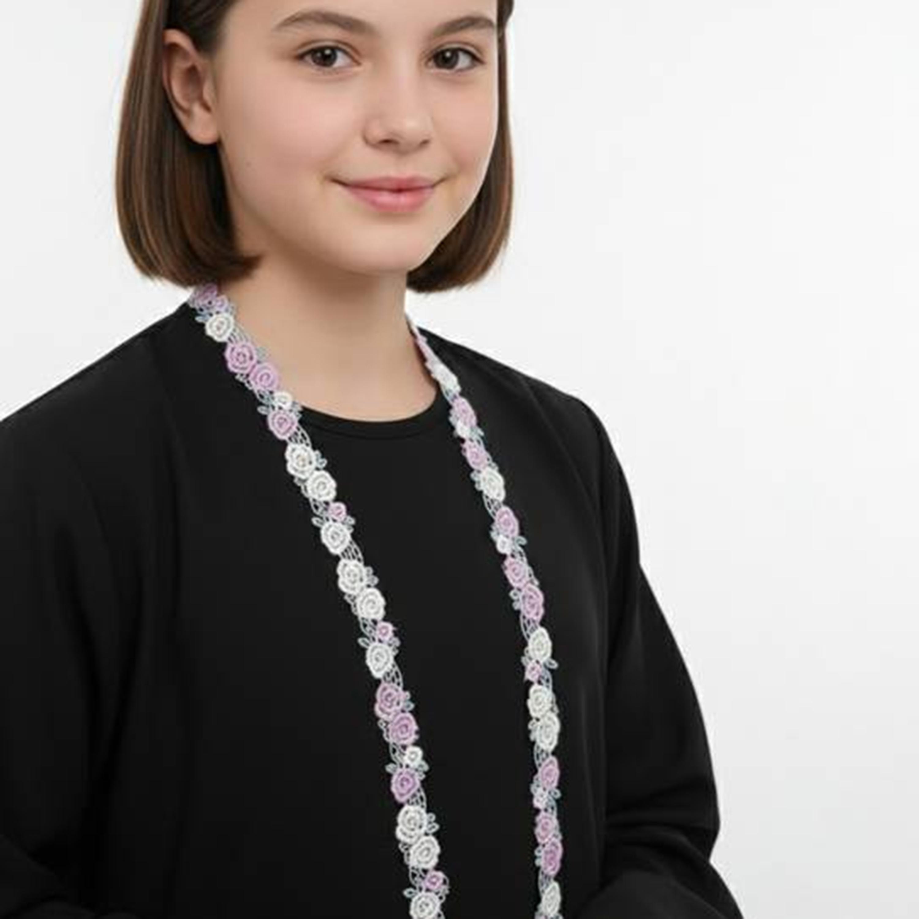 عباية حوراء سوداء من الكتان بأكمام واسعة وتفاصيل من الدانتيل المطرز بالزهور للبنات-girls-arabicclothing-abayas-image-3