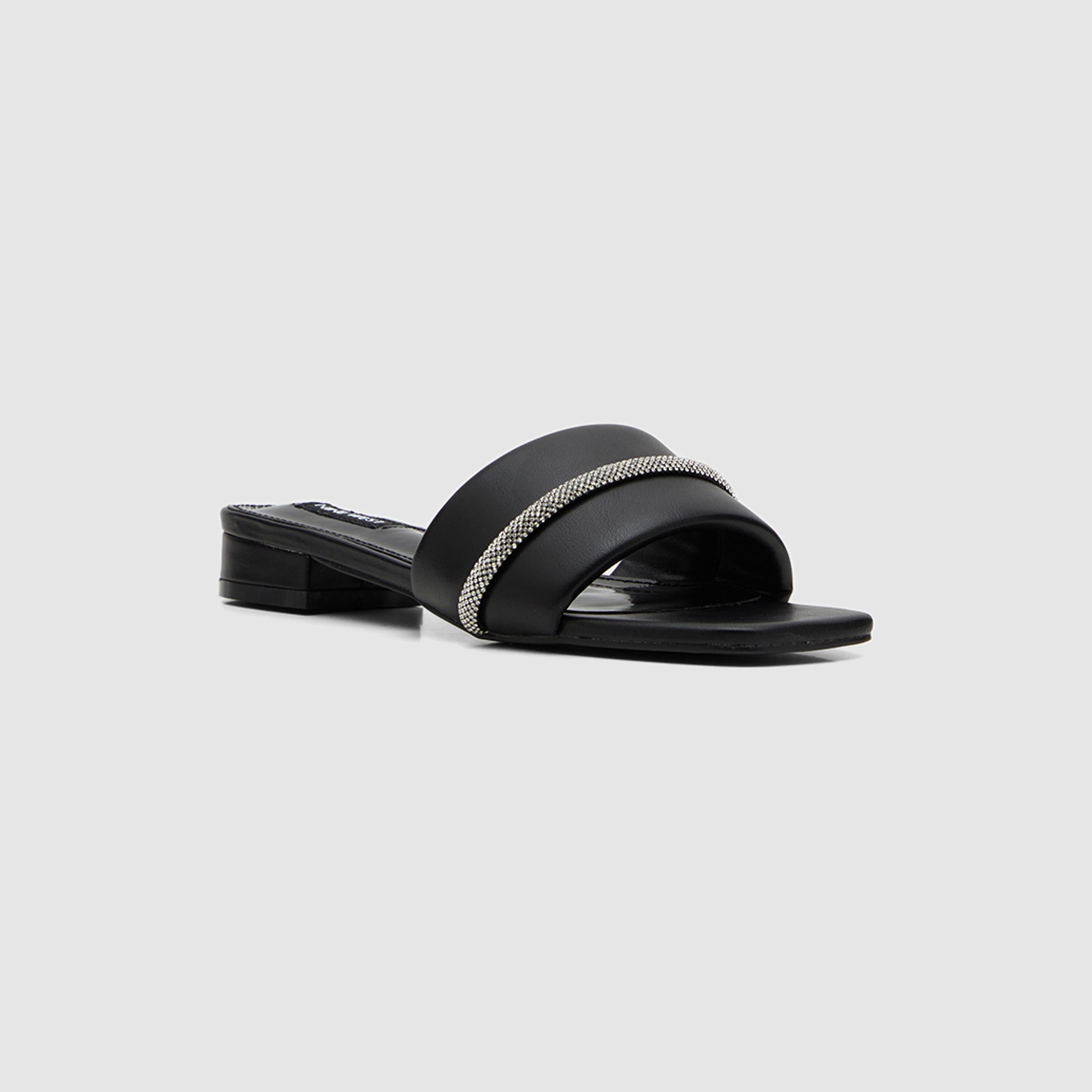 صنادل نسائية من ناين ويست بمقدمة مربعة من الكريستال | D-Y023003-women-shoes-sandals-flats-image-1
