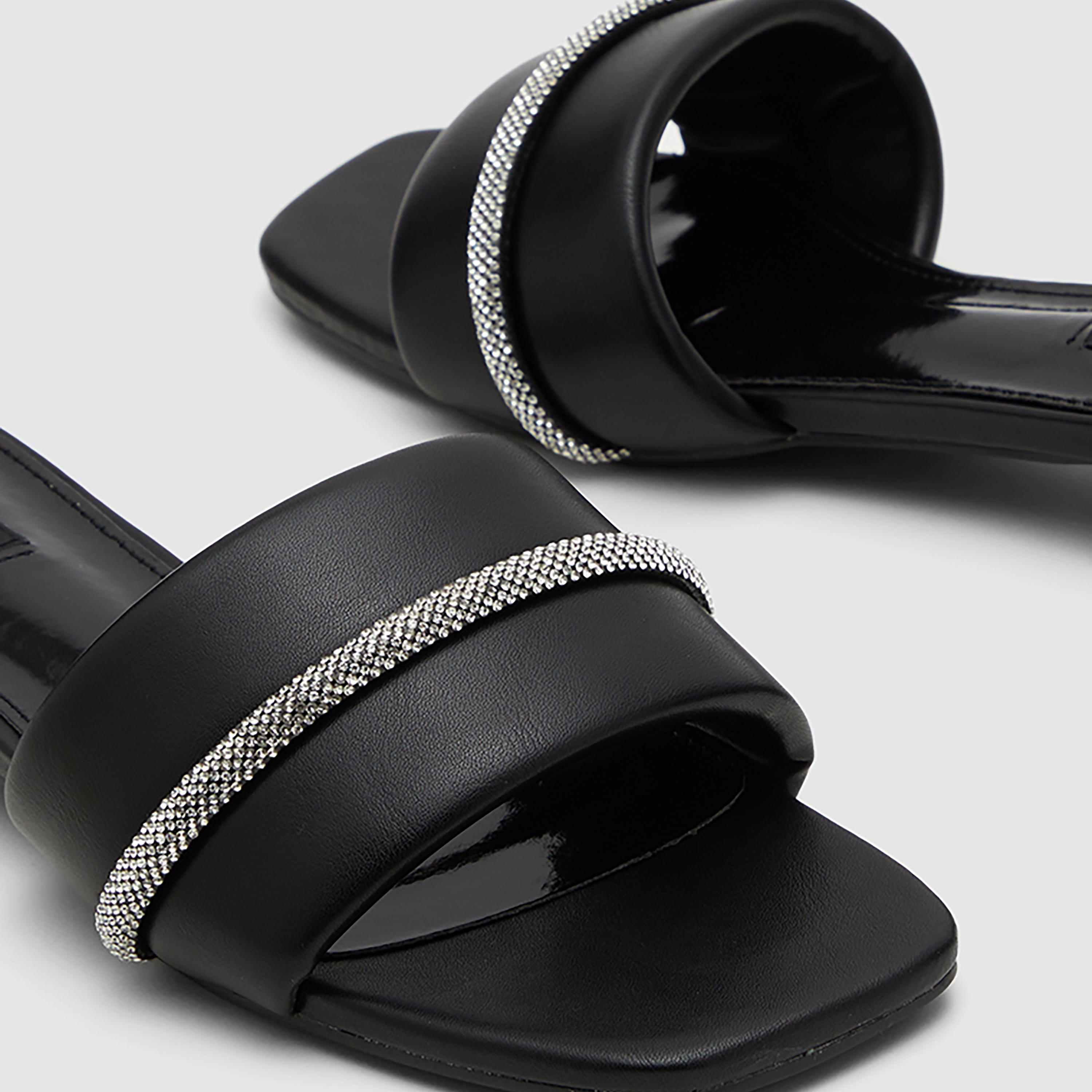 صنادل نسائية من ناين ويست بمقدمة مربعة من الكريستال | D-Y023003-women-shoes-sandals-flats-image-4