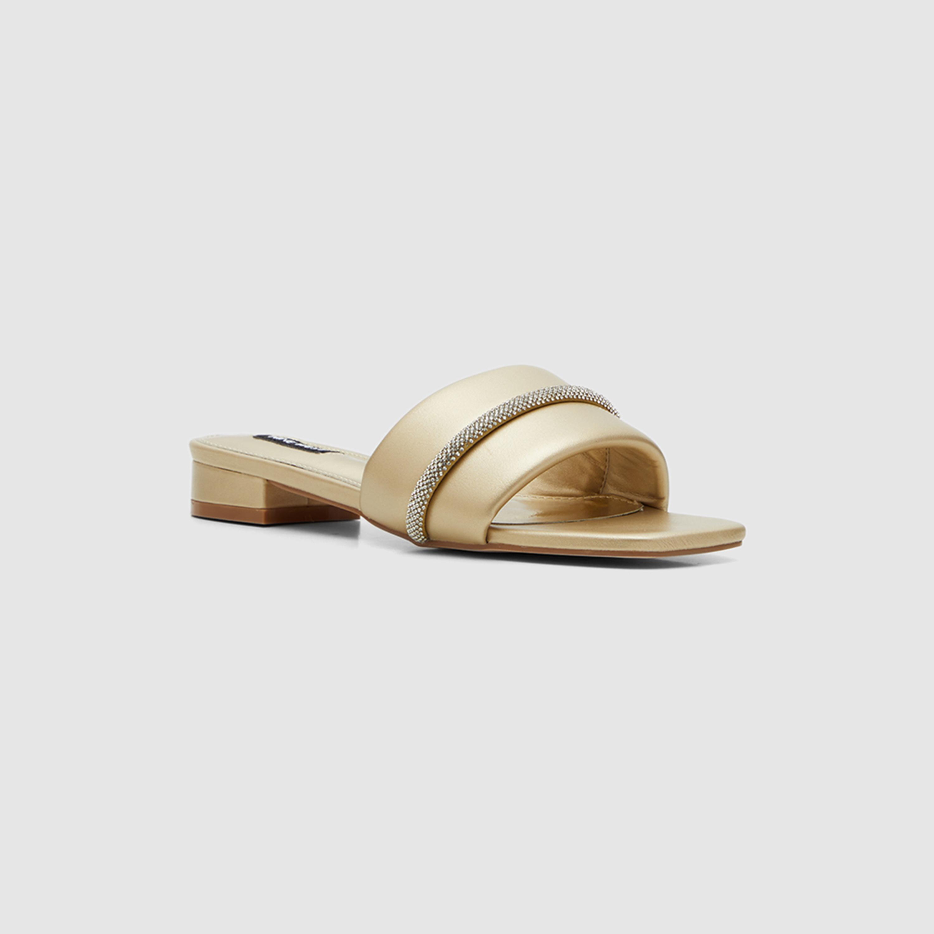 صنادل نسائية من ناين ويست بمقدمة مربعة من الكريستال | D-Y023003-women-shoes-sandals-flats-image-9