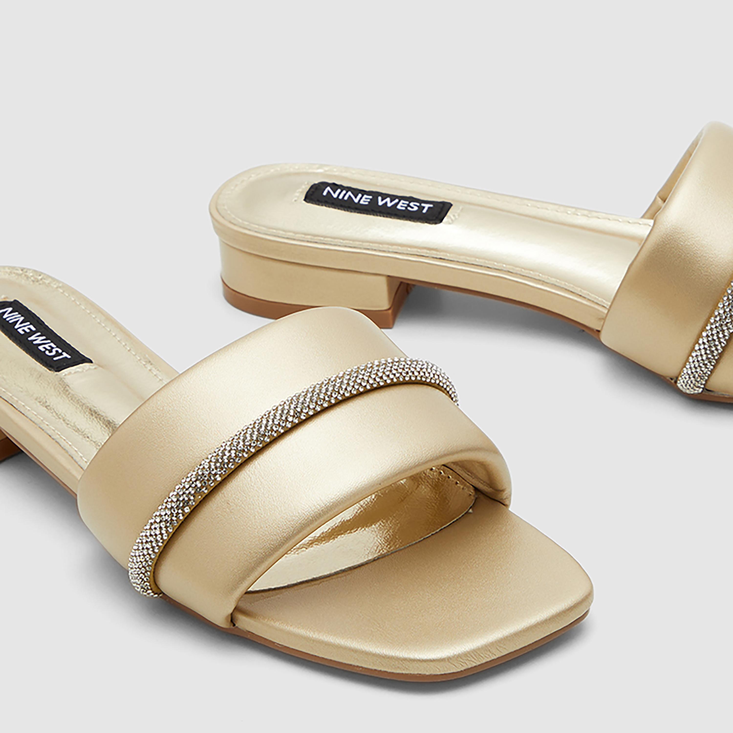 صنادل نسائية من ناين ويست بمقدمة مربعة من الكريستال | D-Y023003-women-shoes-sandals-flats-image-12