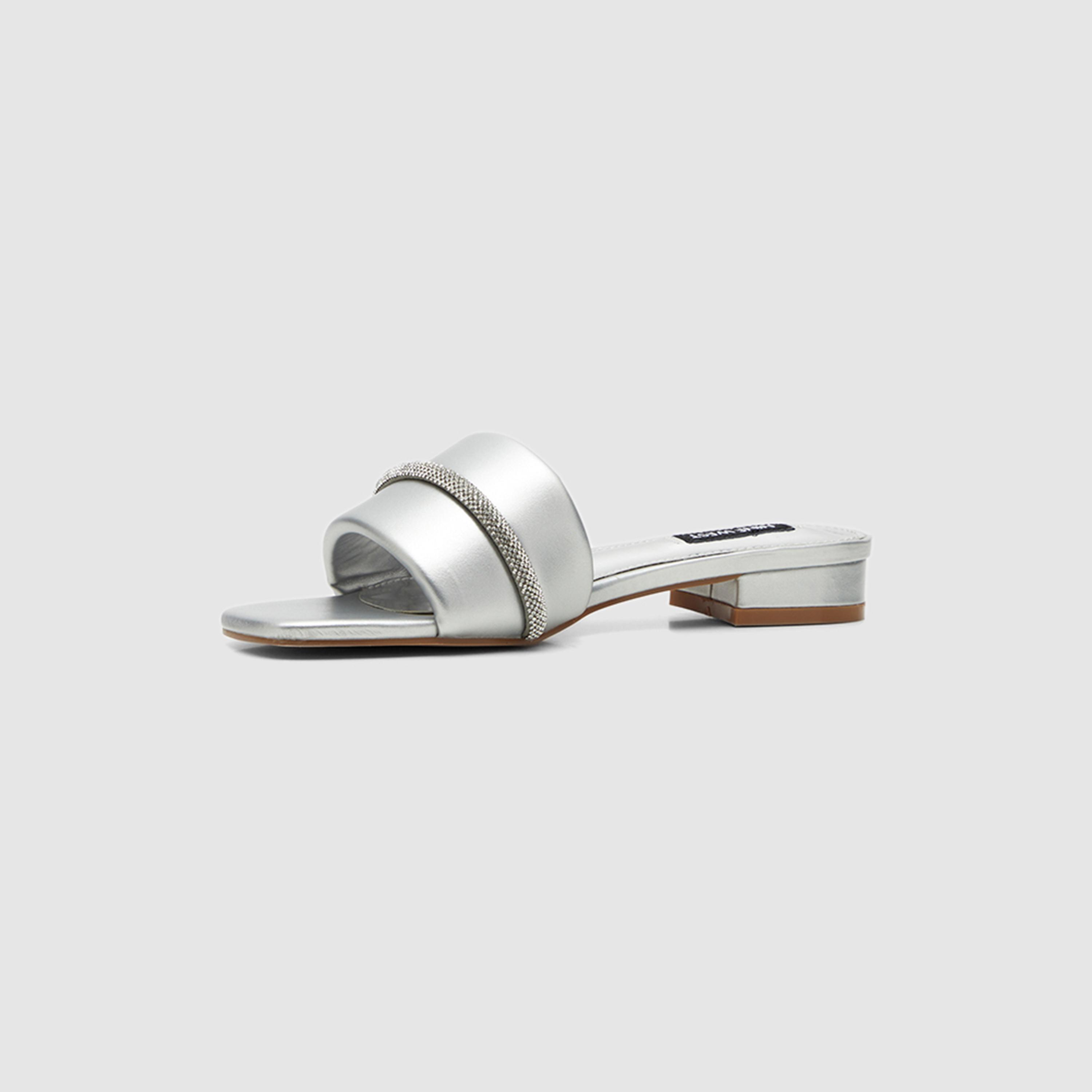 صنادل نسائية من ناين ويست بمقدمة مربعة من الكريستال | D-Y023003-women-shoes-sandals-flats-image-7