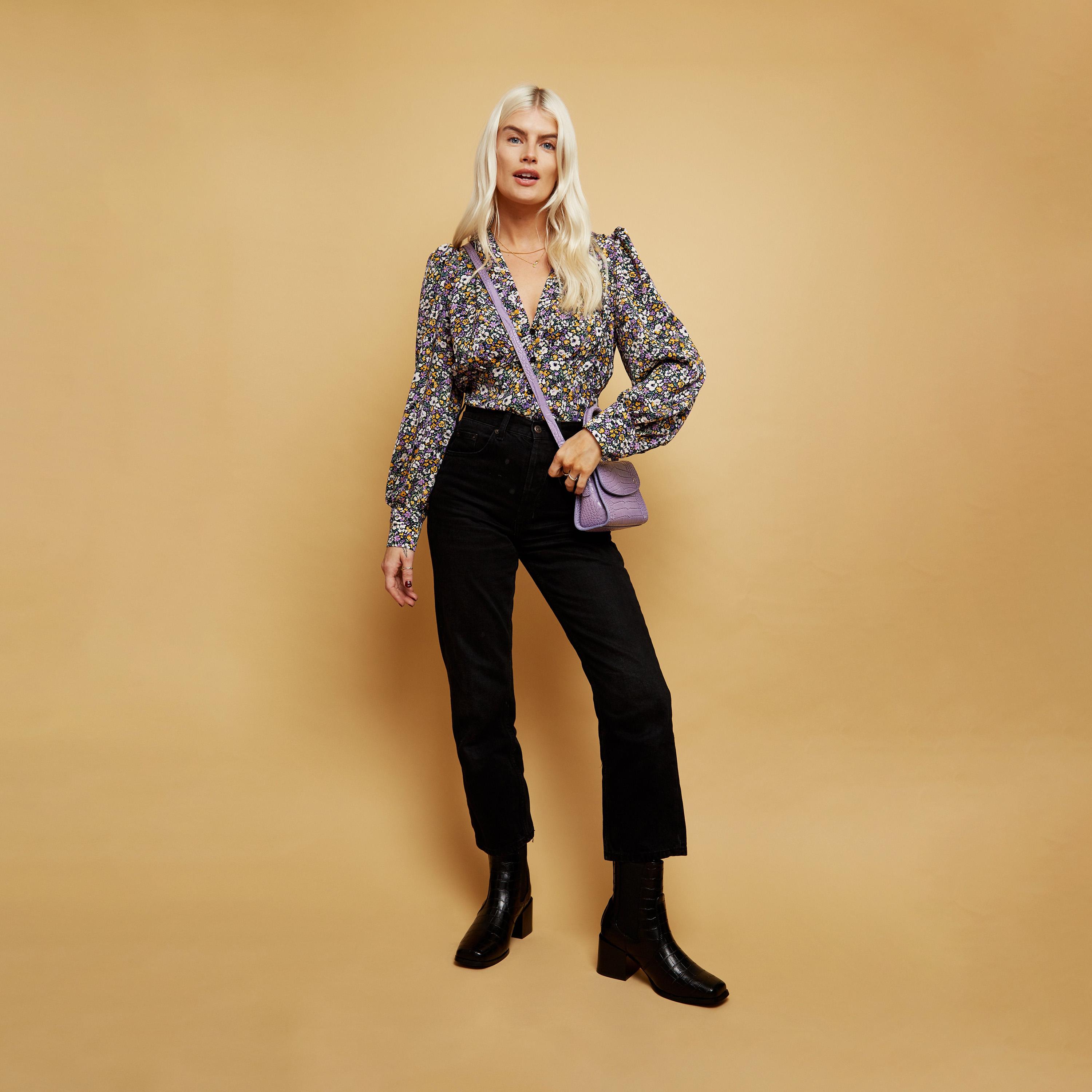 ليتل مسترس- بلوزة ياقة على شكل V مورد أكمام طويلة-women-clothing-shirtsandblouses-blouses-image-2