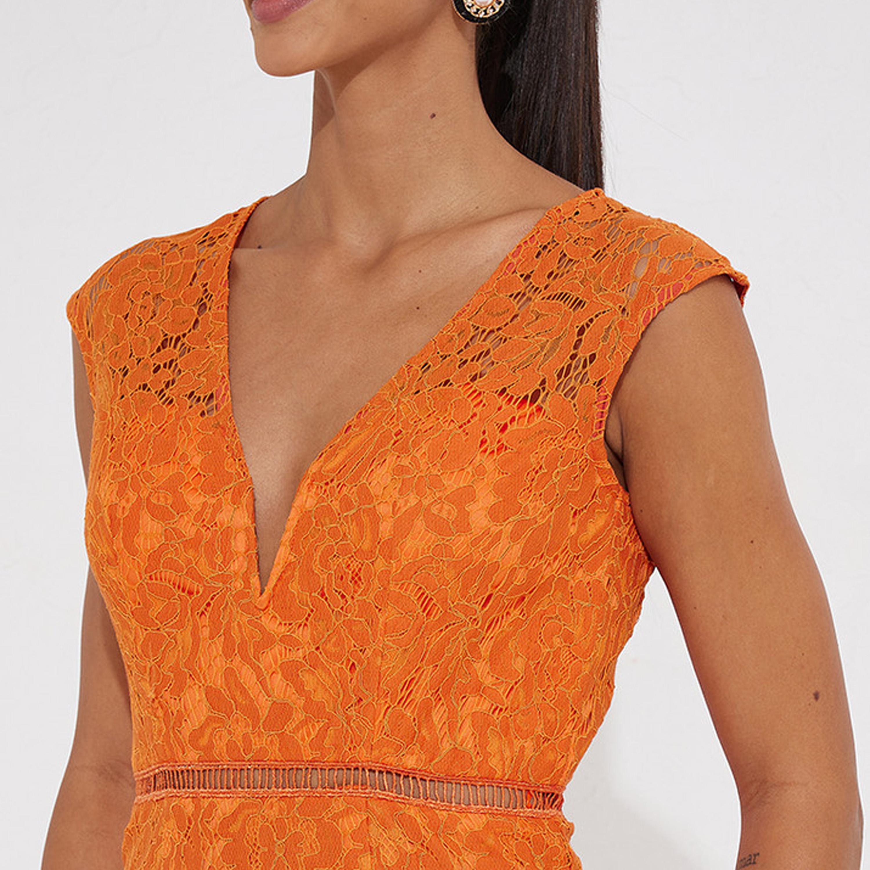ليتل مسترس- فستان ضيق متوسط الطول ياقة على شكل V دانتيل-women-clothing-dresses-image-2
