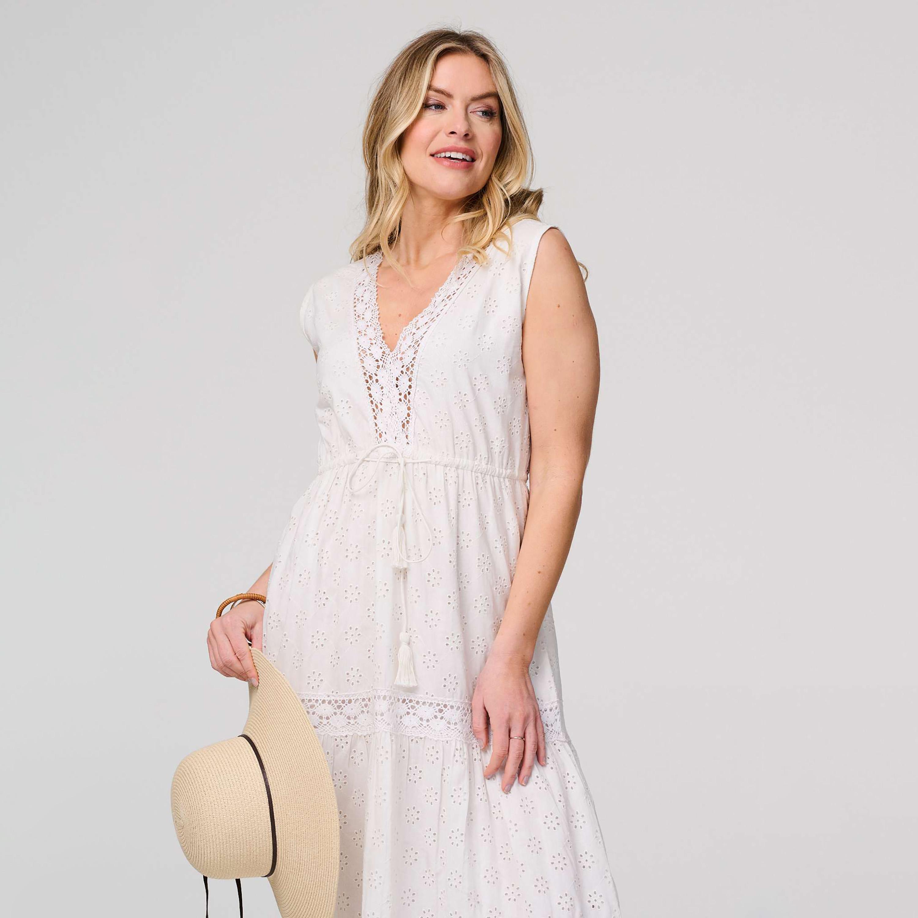 فستان ميدي قطني "تيرد" متعدد الطبقات بتطريز "شيفلي" بلون أبيض من إيزابيل لندن-women-clothing-dresses-image-2