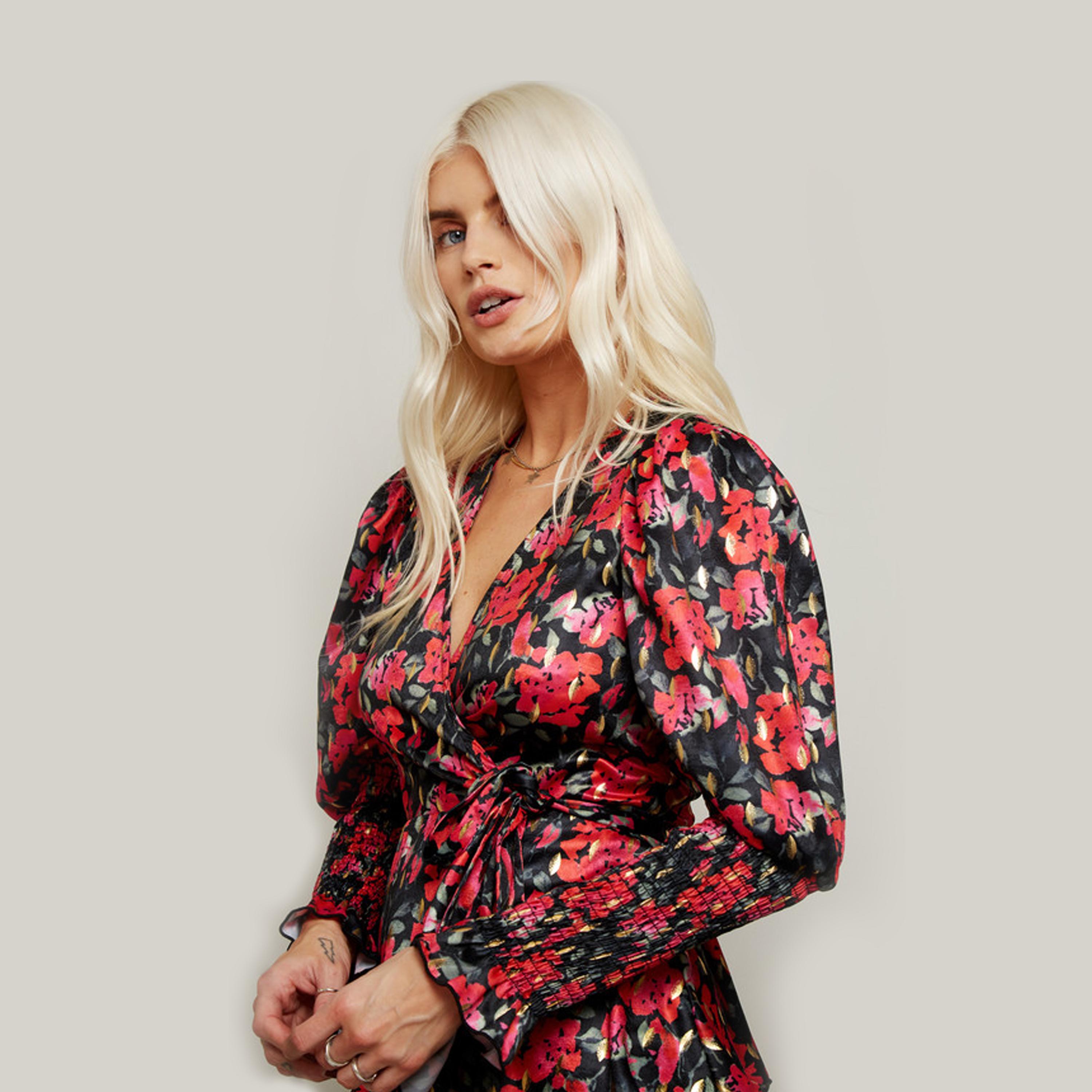 ليتل مسترس- بلوزة موردة ياقة على شكل V أكمام طويلة-women-clothing-shirtsandblouses-blouses-image-3