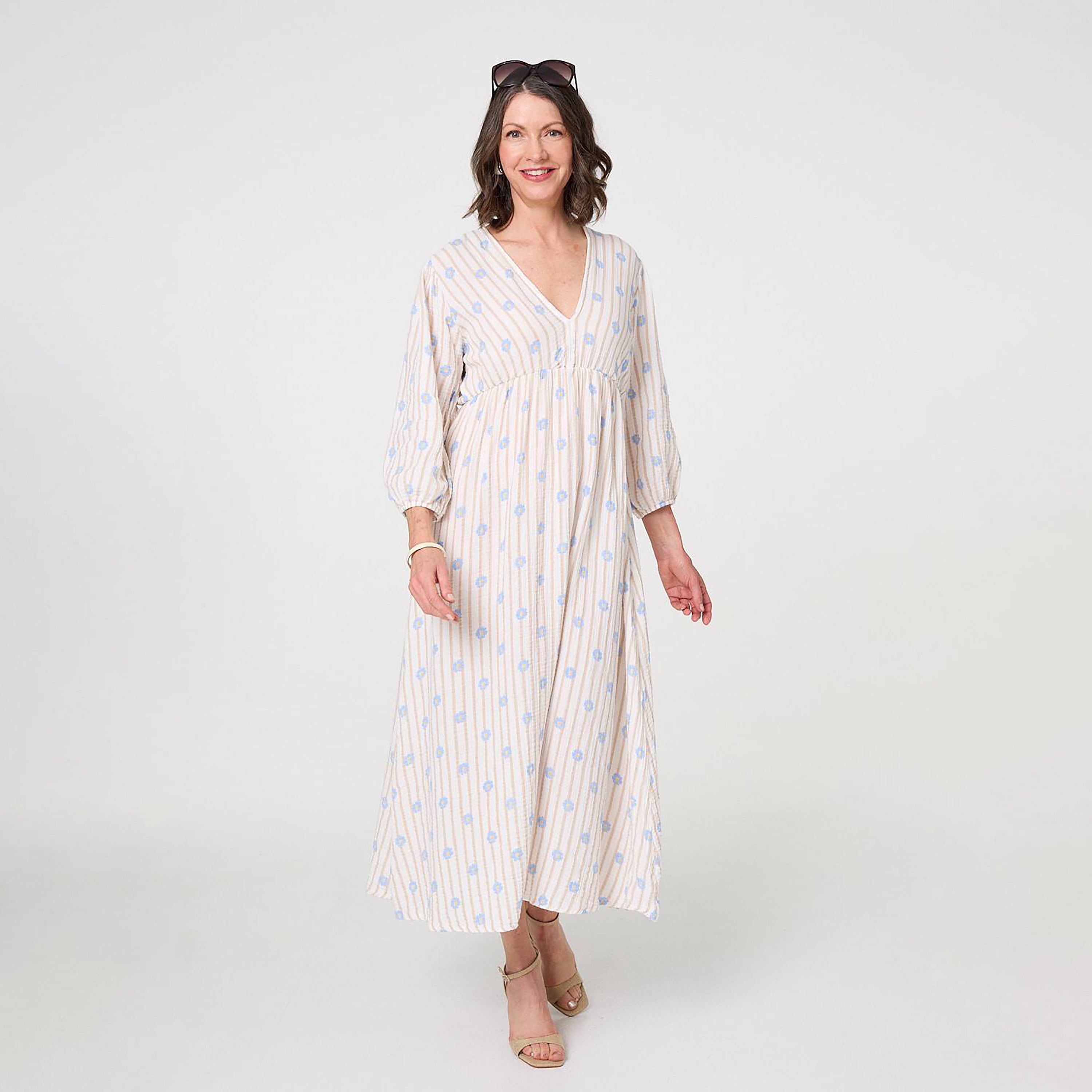فستان قطني ميدي بتصميم مخطط وطبعة قلوب من إيزابيل لندن-women-clothing-dresses-image-5